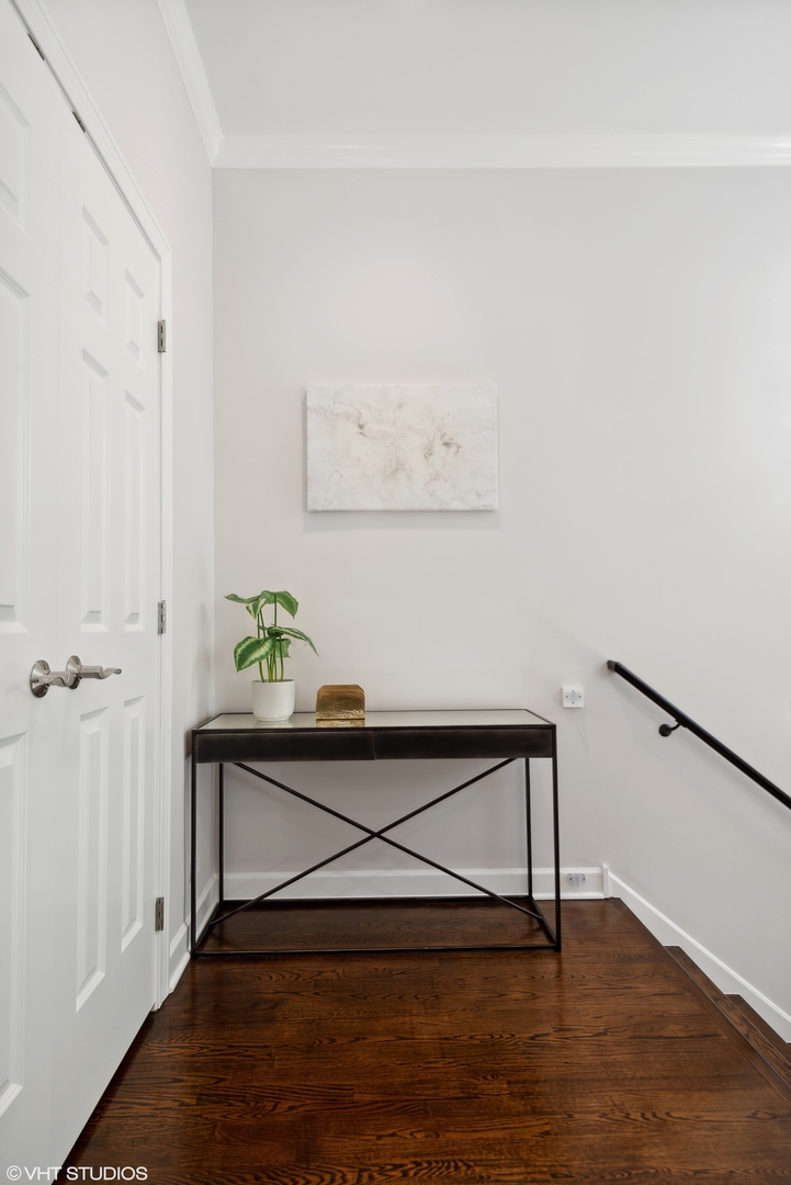 446 W Superior Street