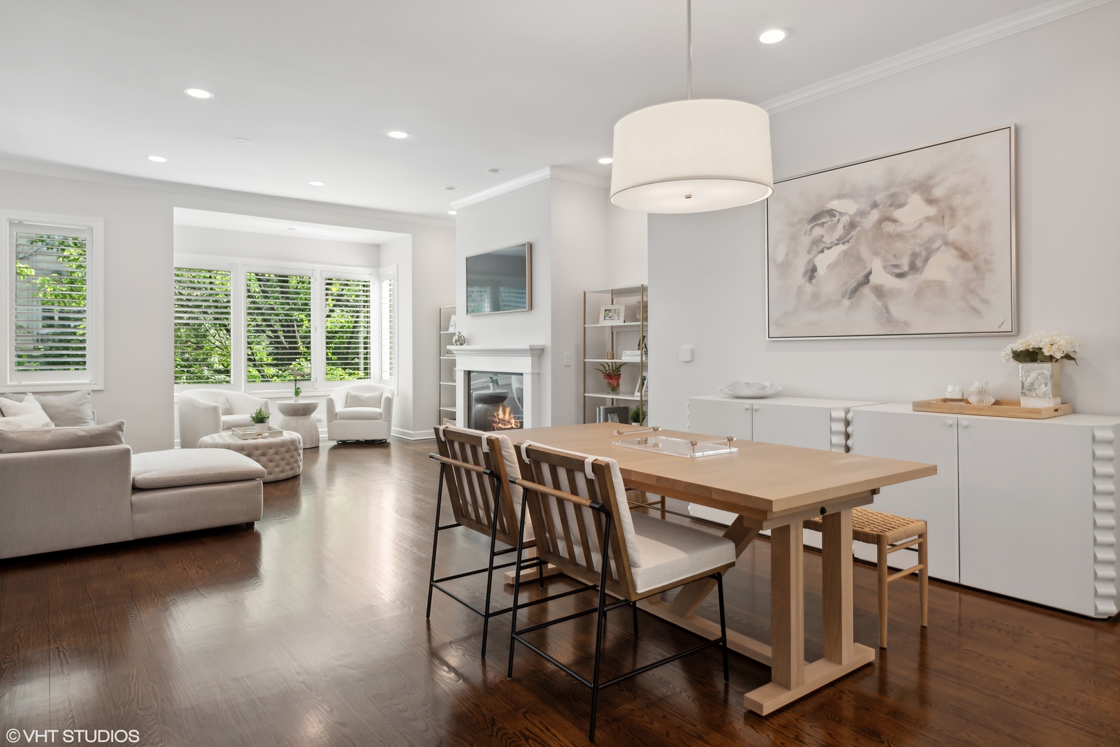 446 W Superior Street