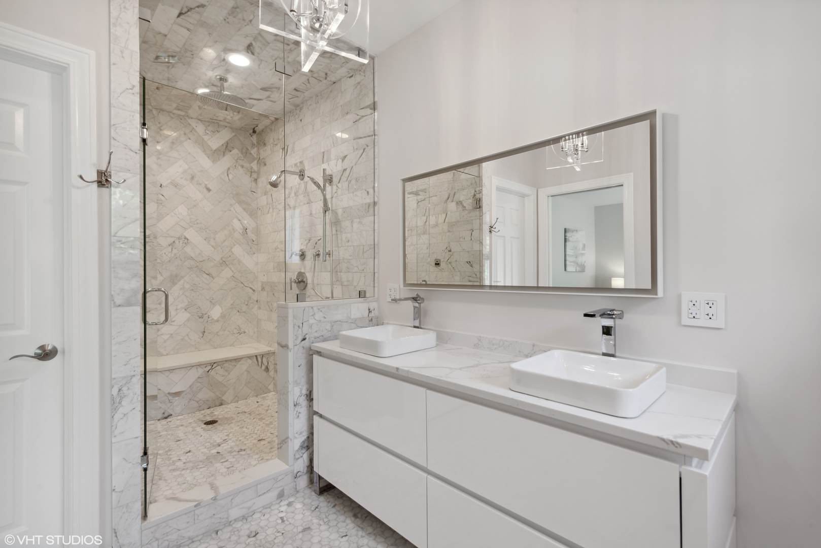 446 W Superior Street