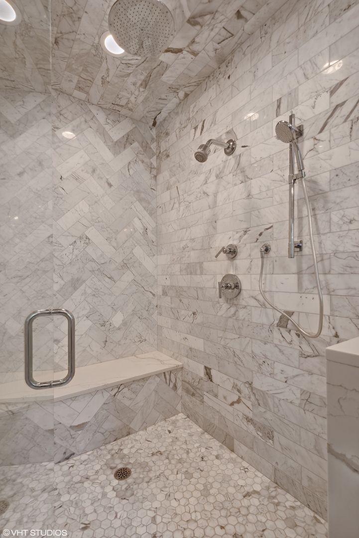 446 W Superior Street