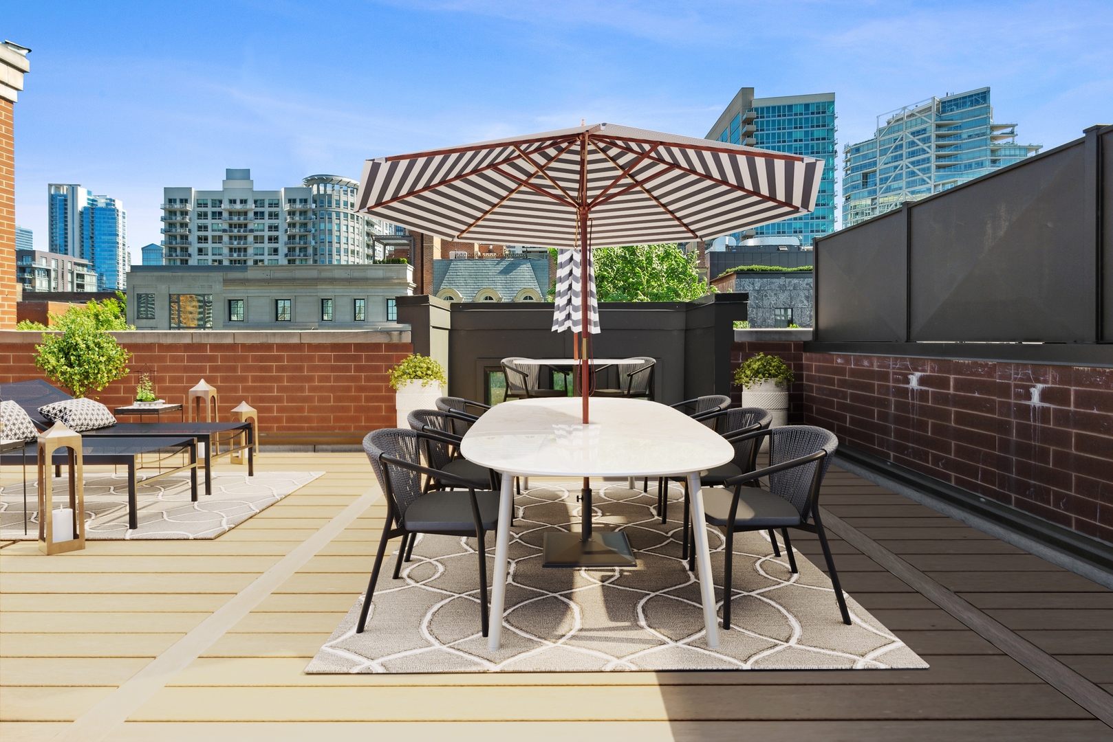 446 W Superior Street