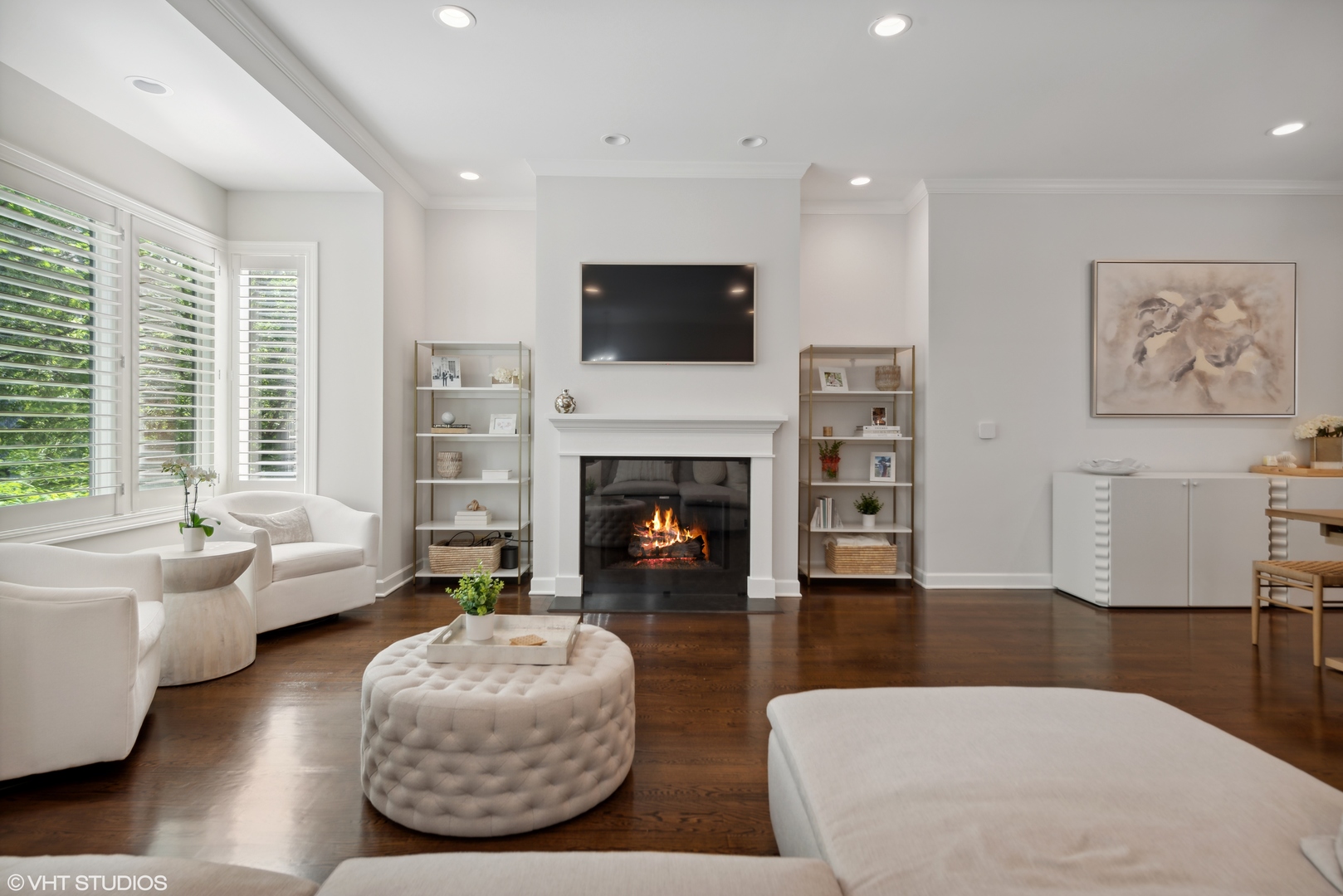 446 W Superior Street