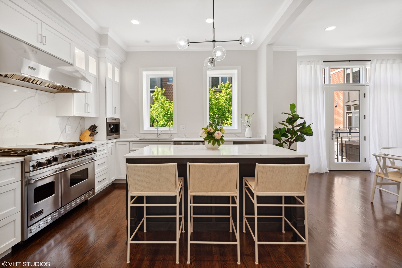 446 W Superior Street