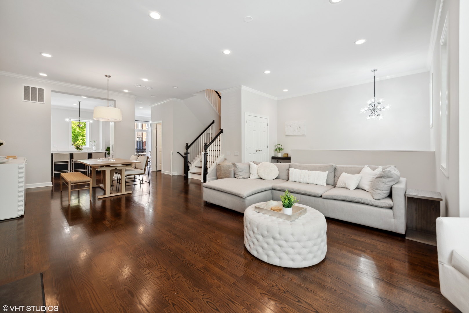 446 W Superior Street