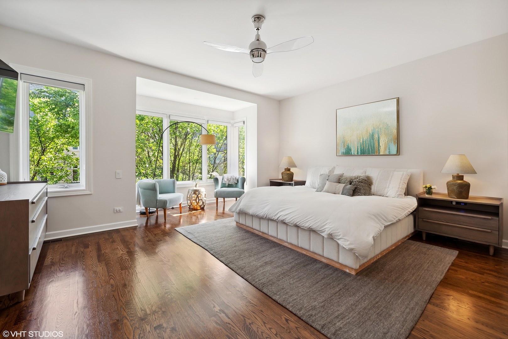 446 W Superior Street