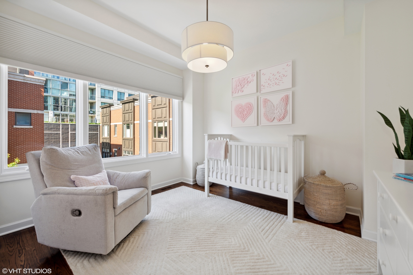 446 W Superior Street