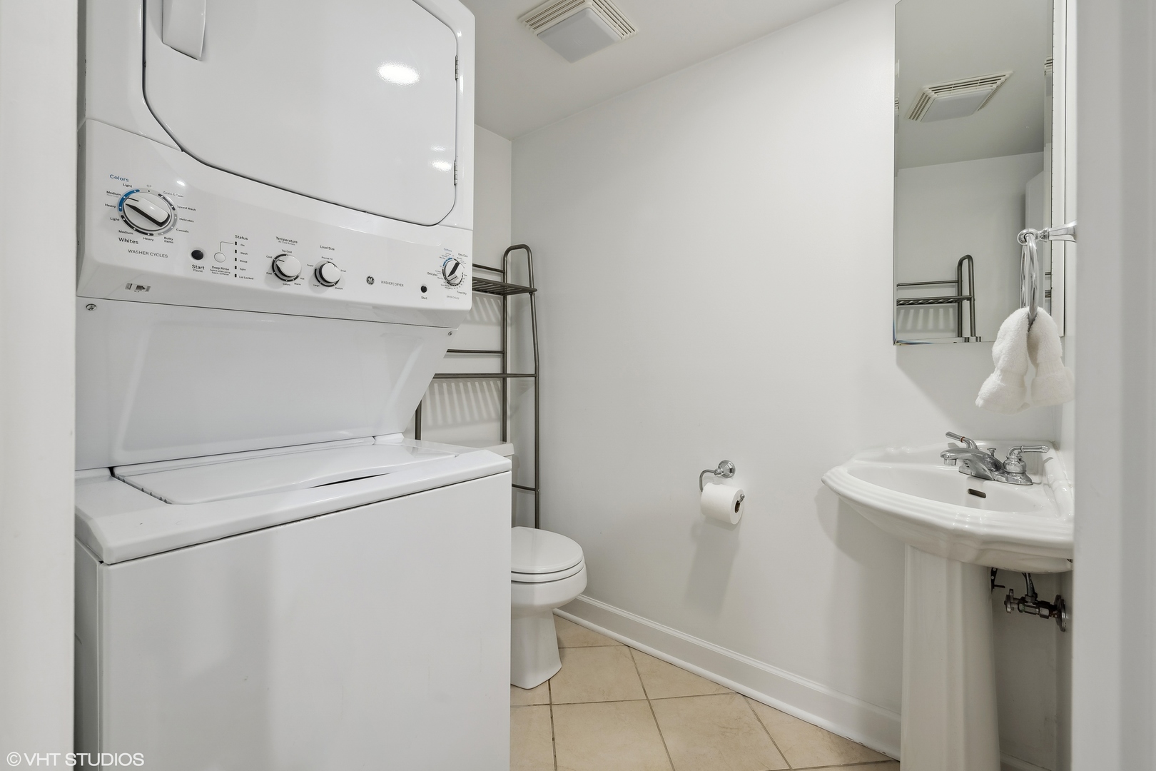 1937 N Dayton Street Unit: 1R