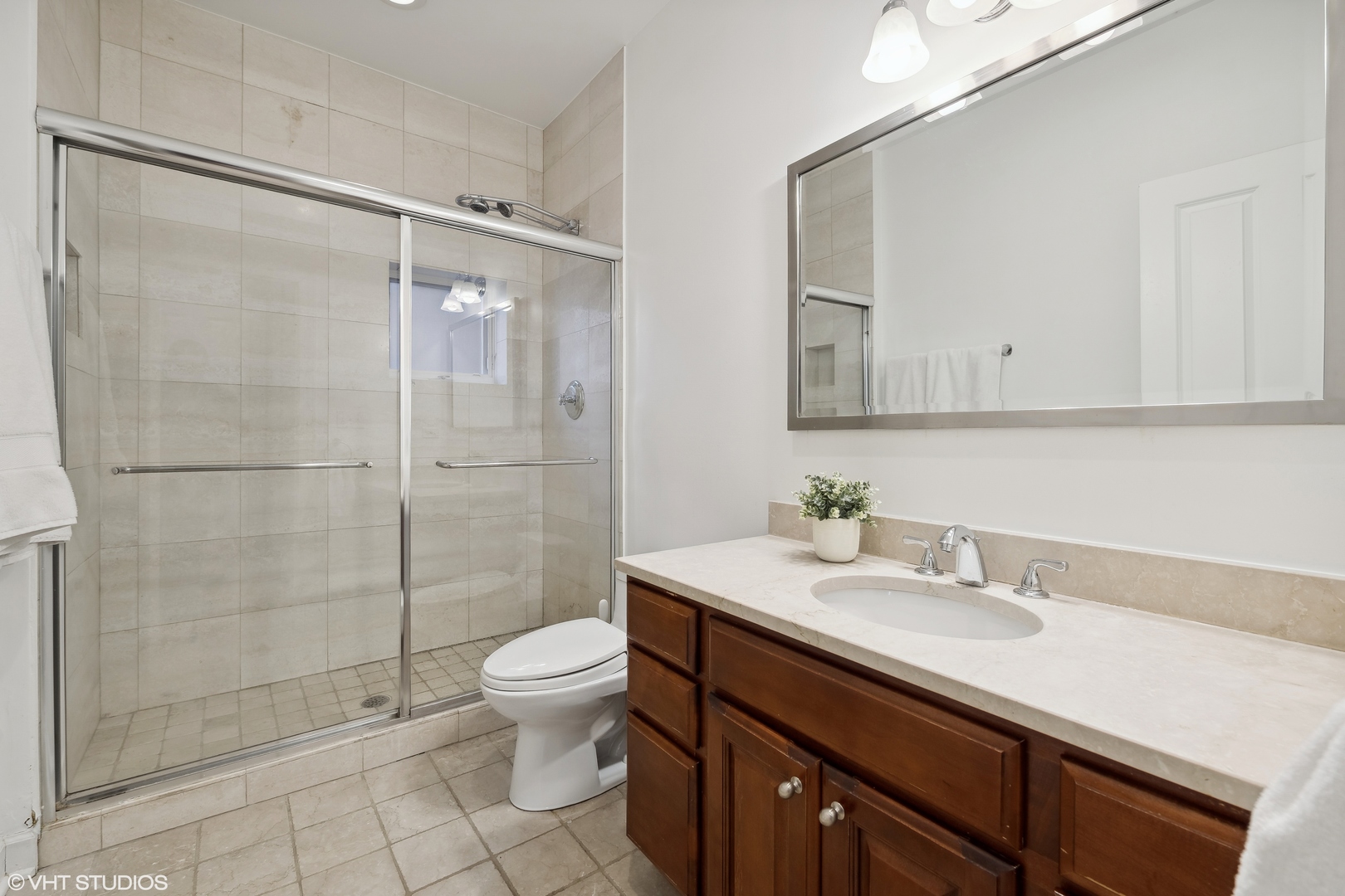 1937 N Dayton Street Unit: 1R