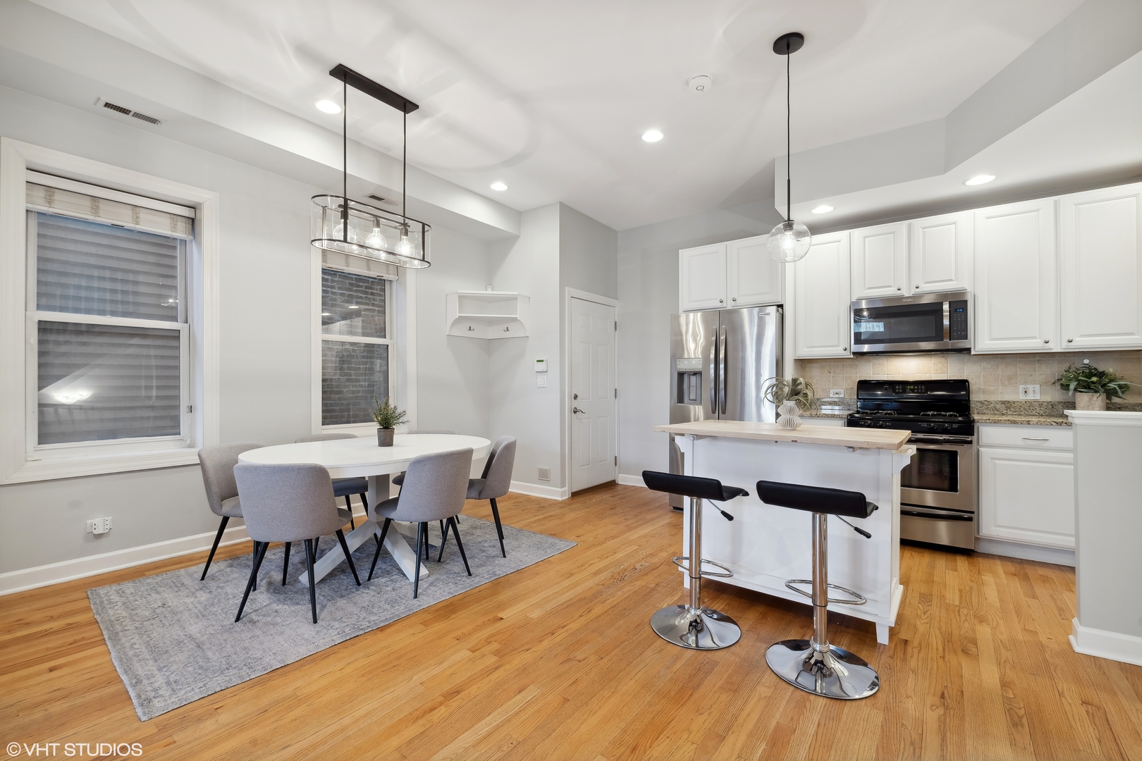 1937 N Dayton Street Unit: 1R