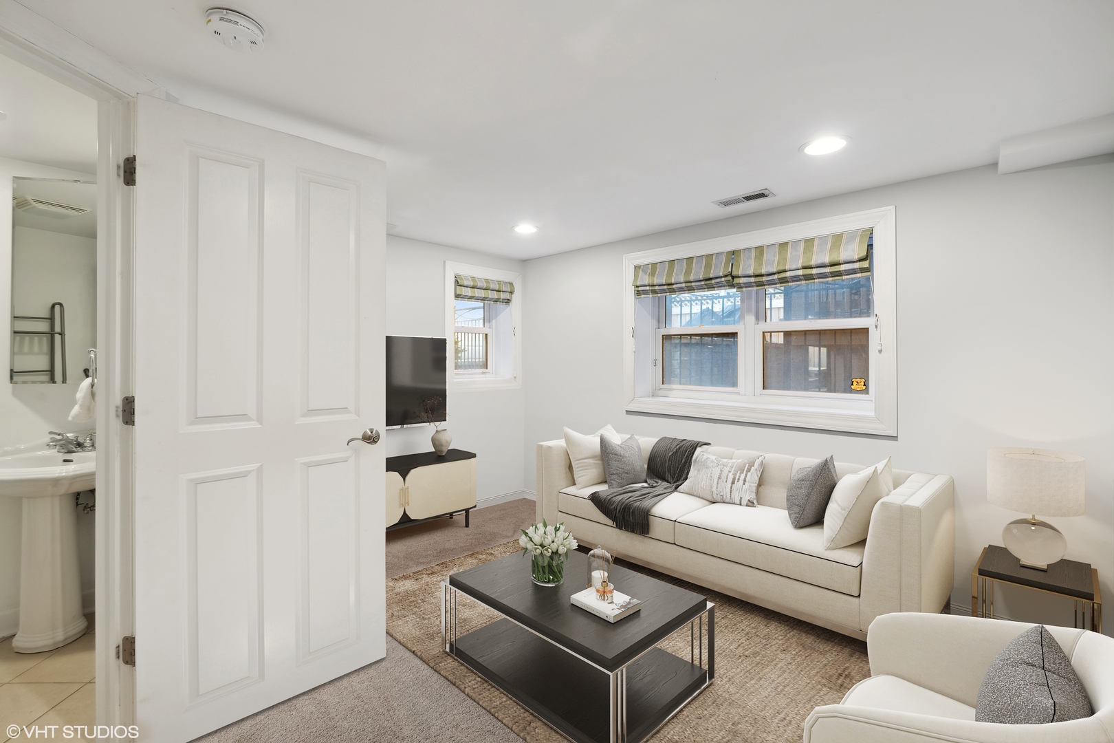 1937 N Dayton Street Unit: 1R