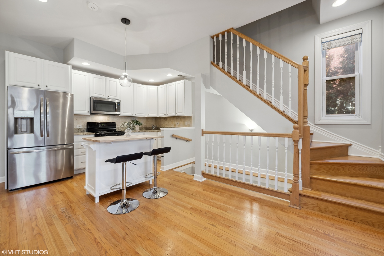 1937 N Dayton Street Unit: 1R