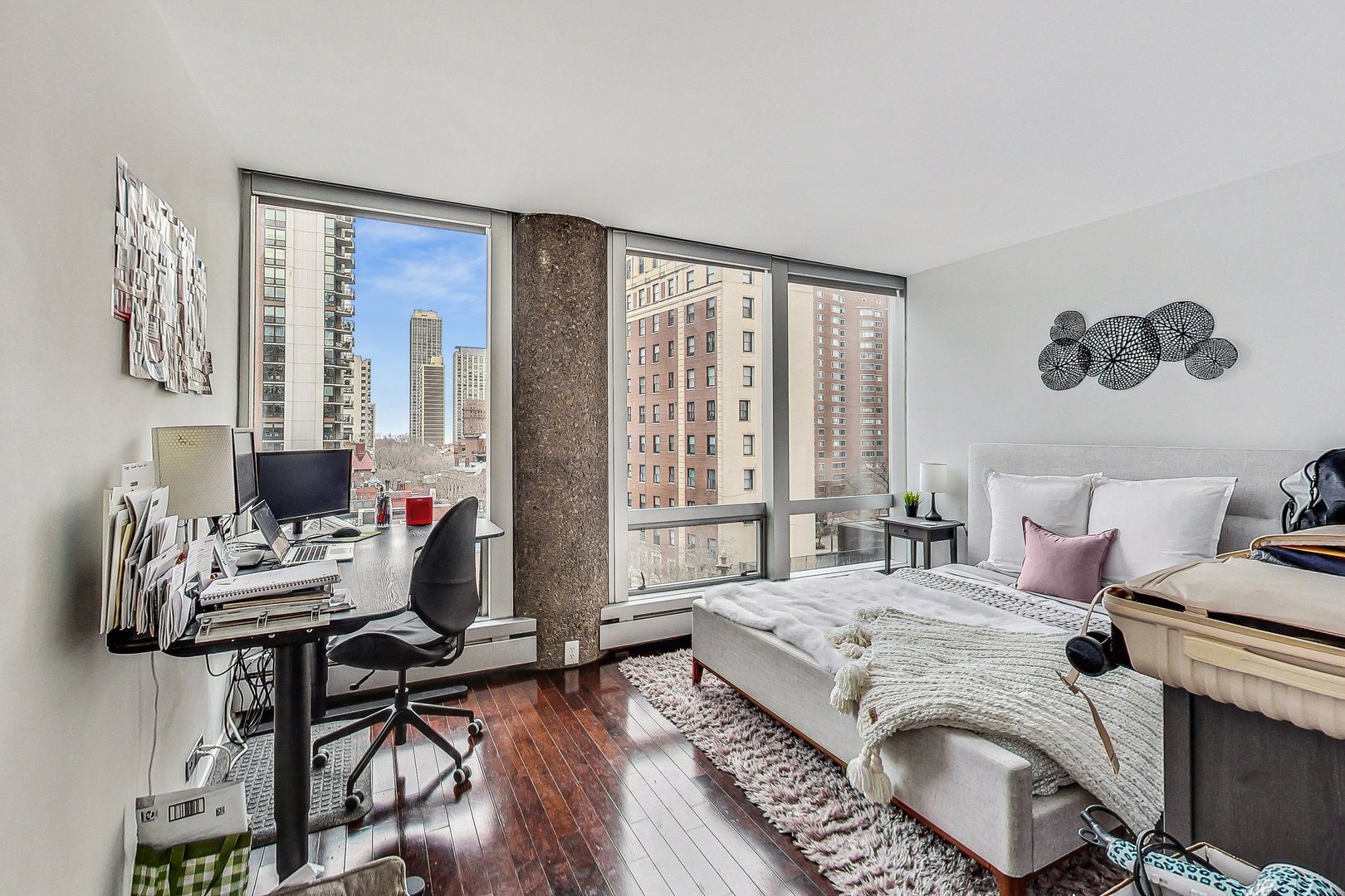 1300 N Astor Street Unit: 8C