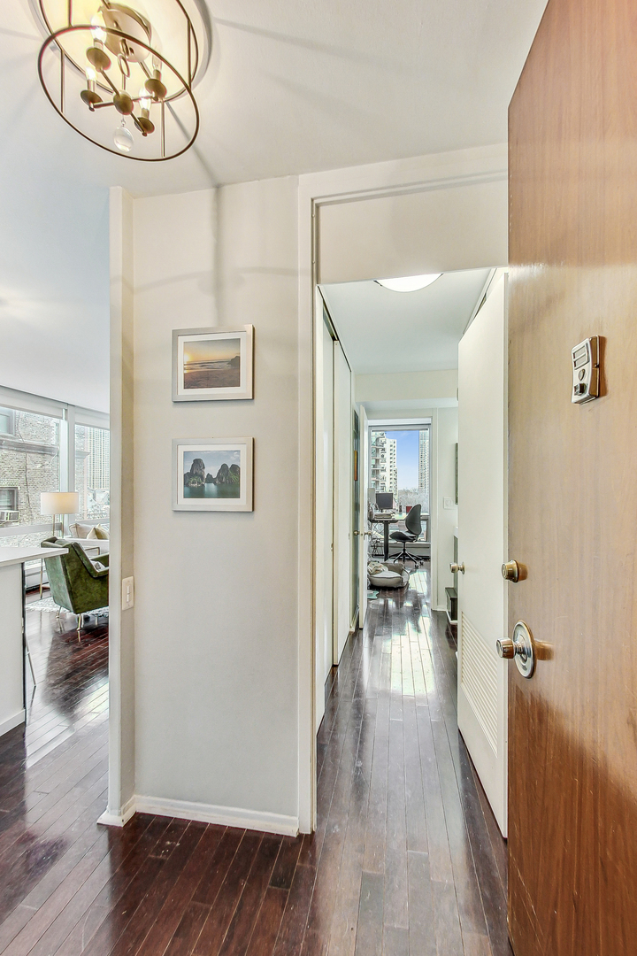 1300 N Astor Street Unit: 8C