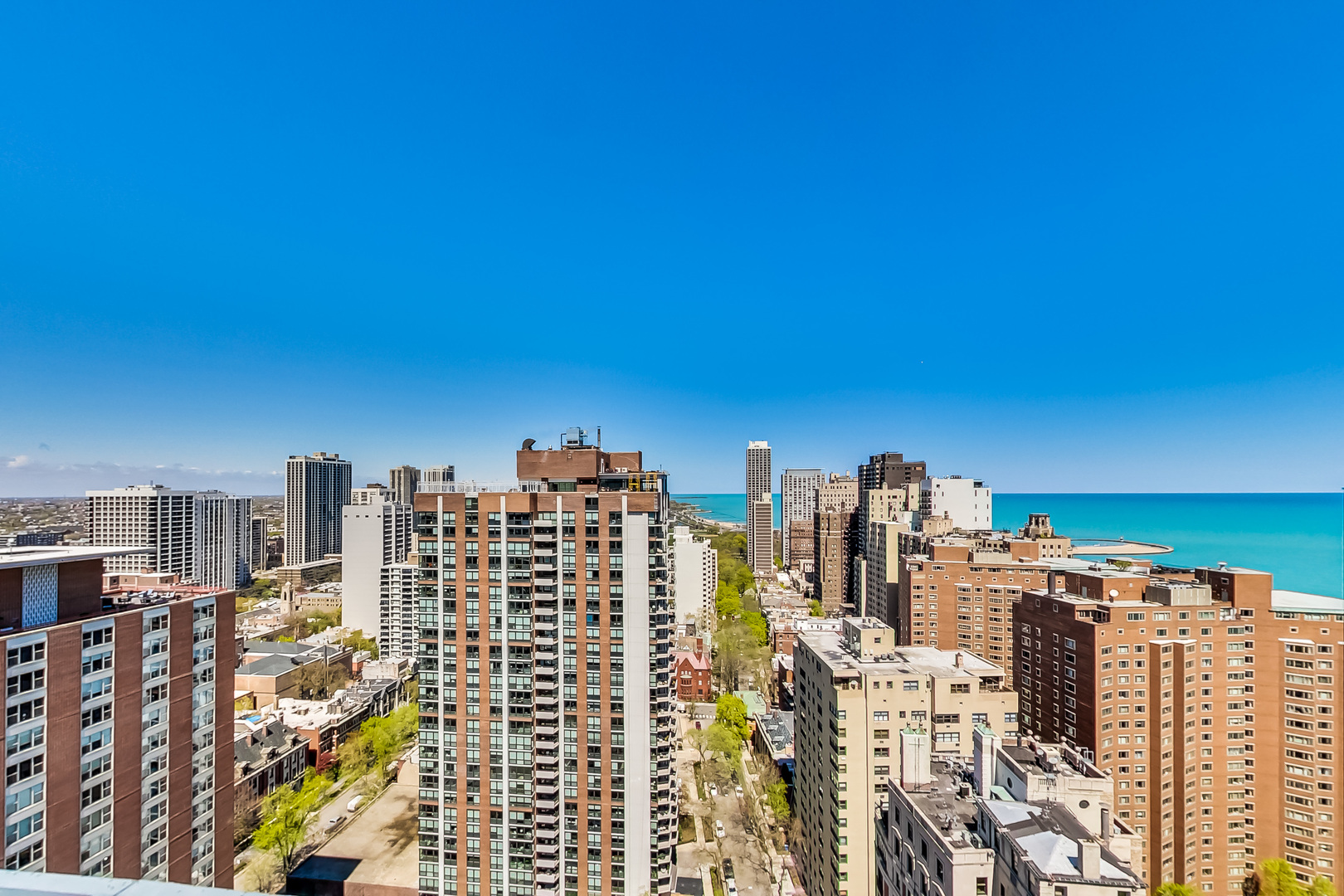 1300 N Astor Street Unit: 8C