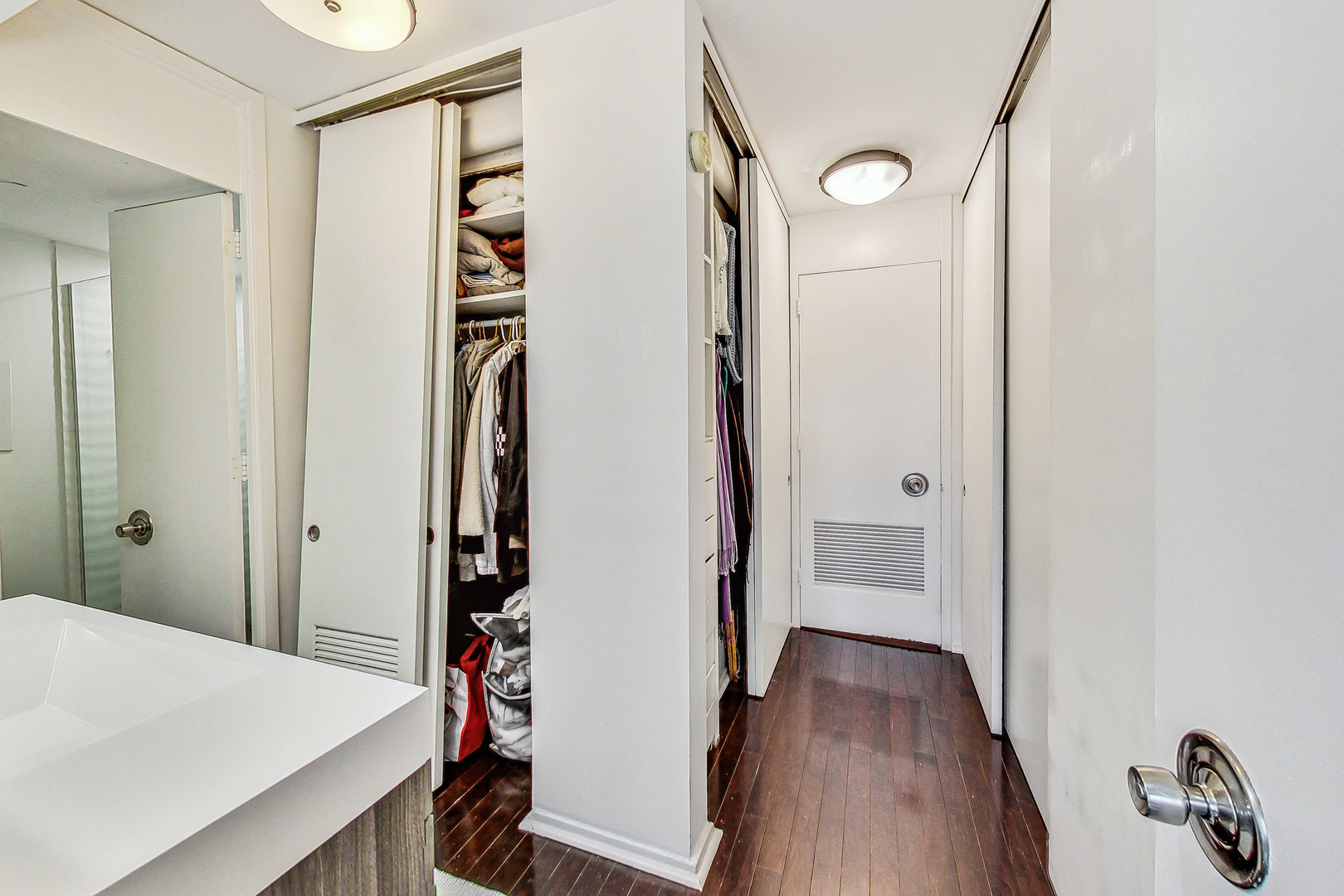 1300 N Astor Street Unit: 8C