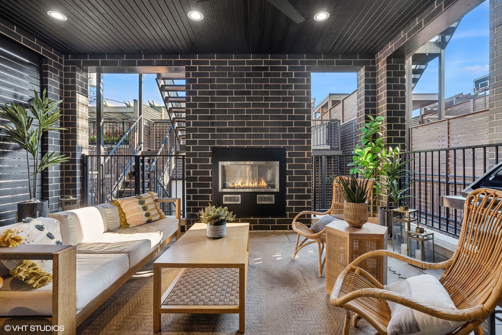 1427 W Wrightwood Avenue Unit: 1