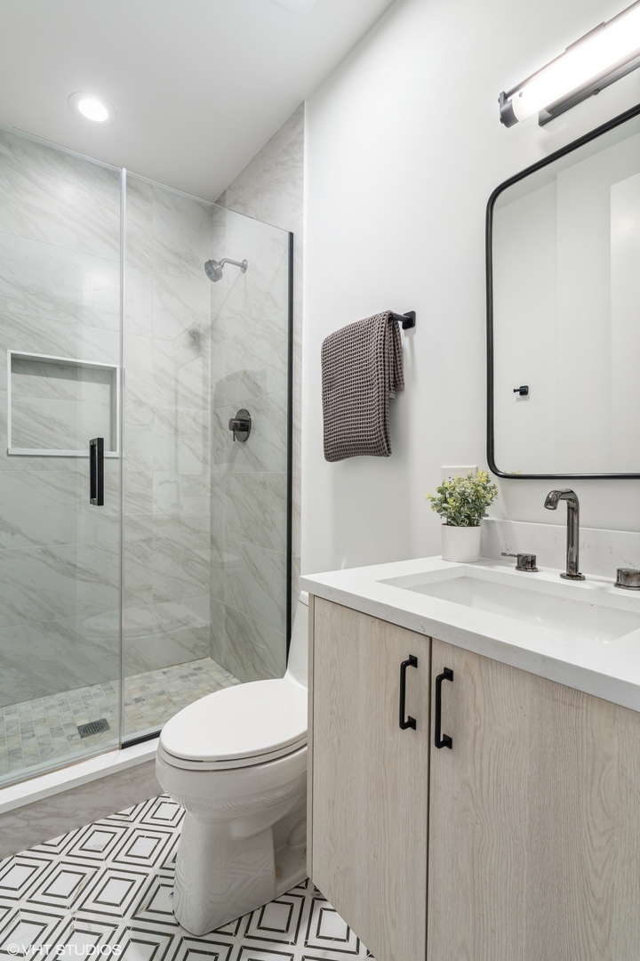 1427 W Wrightwood Avenue Unit: 1