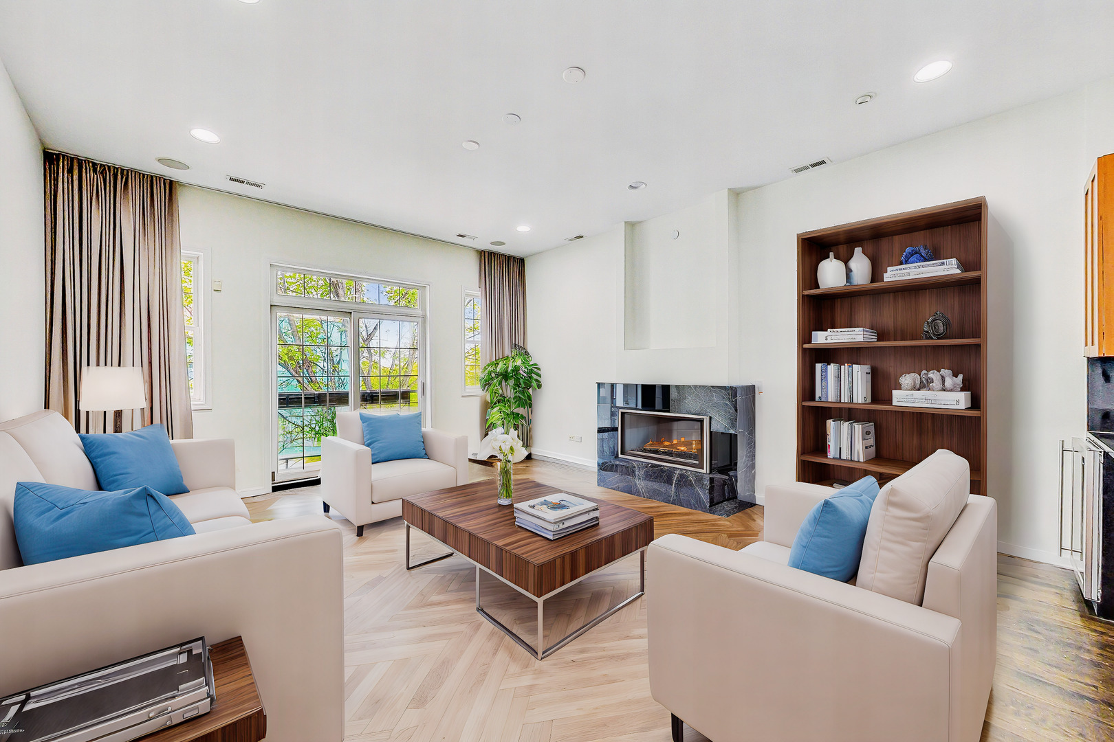 1504 N Greenview Avenue Unit: 3A