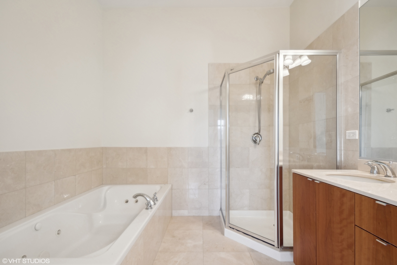 1504 N Greenview Avenue Unit: 3A