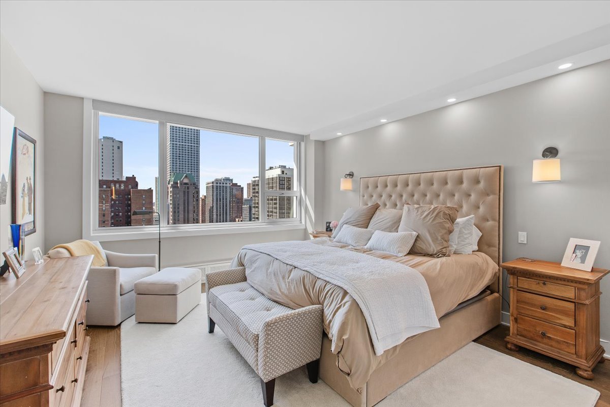 1000 N Lake Shore Plaza Unit: 20C