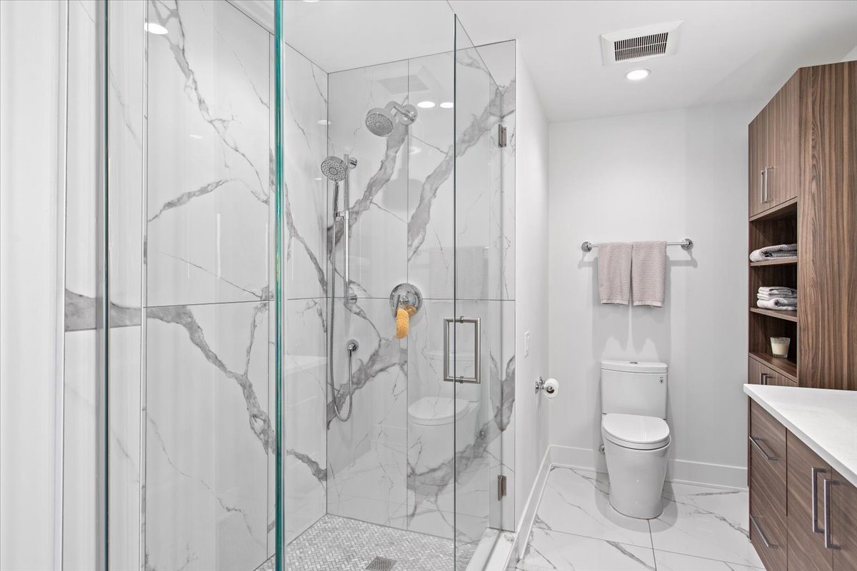 1000 N Lake Shore Plaza Unit: 20C