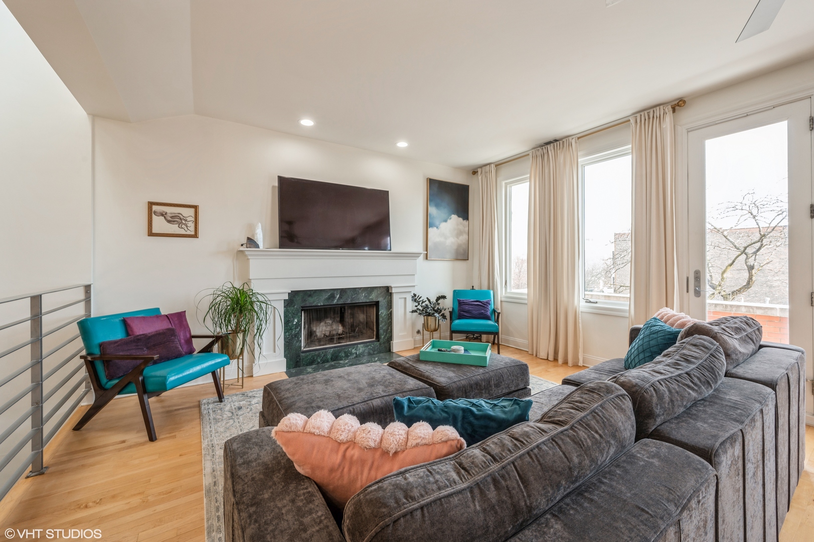 2152 N Racine Avenue Unit: 4