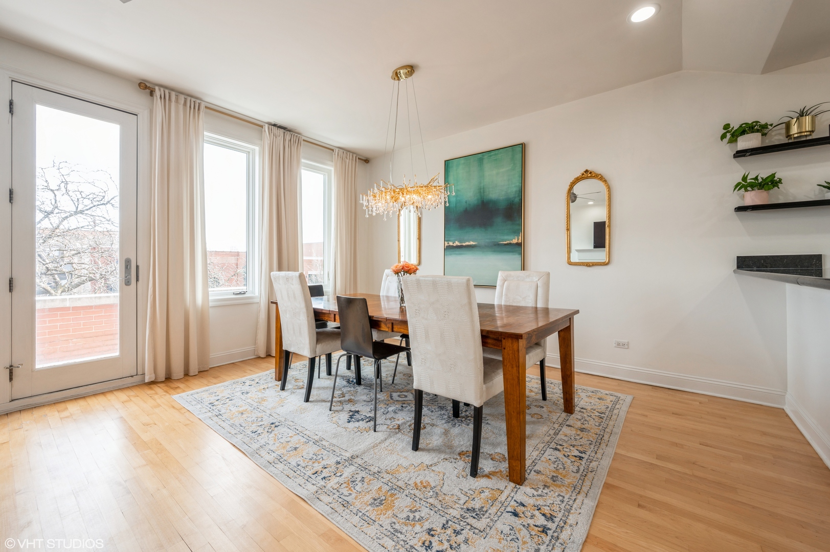 2152 N Racine Avenue Unit: 4