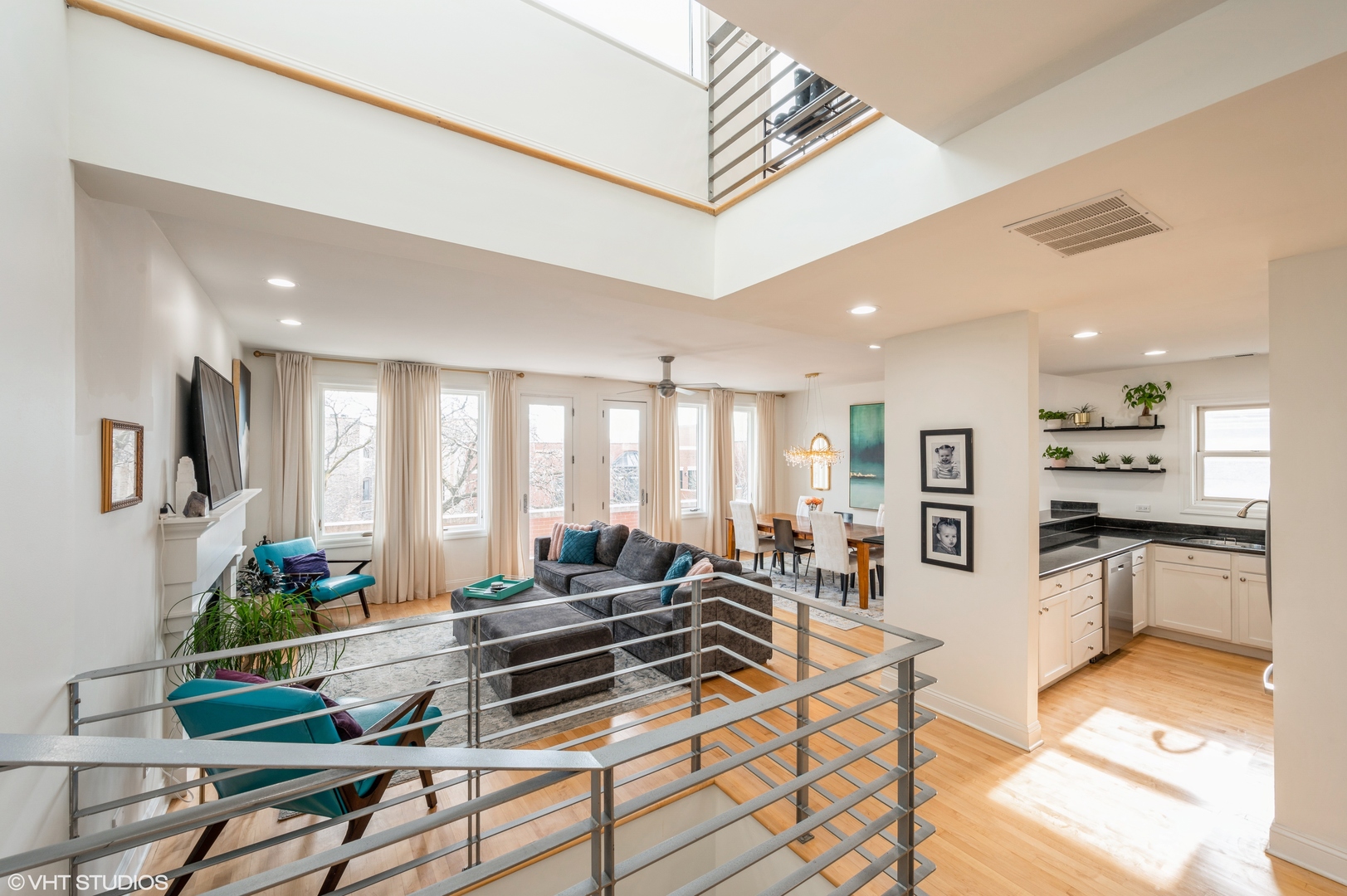 2152 N Racine Avenue Unit: 4