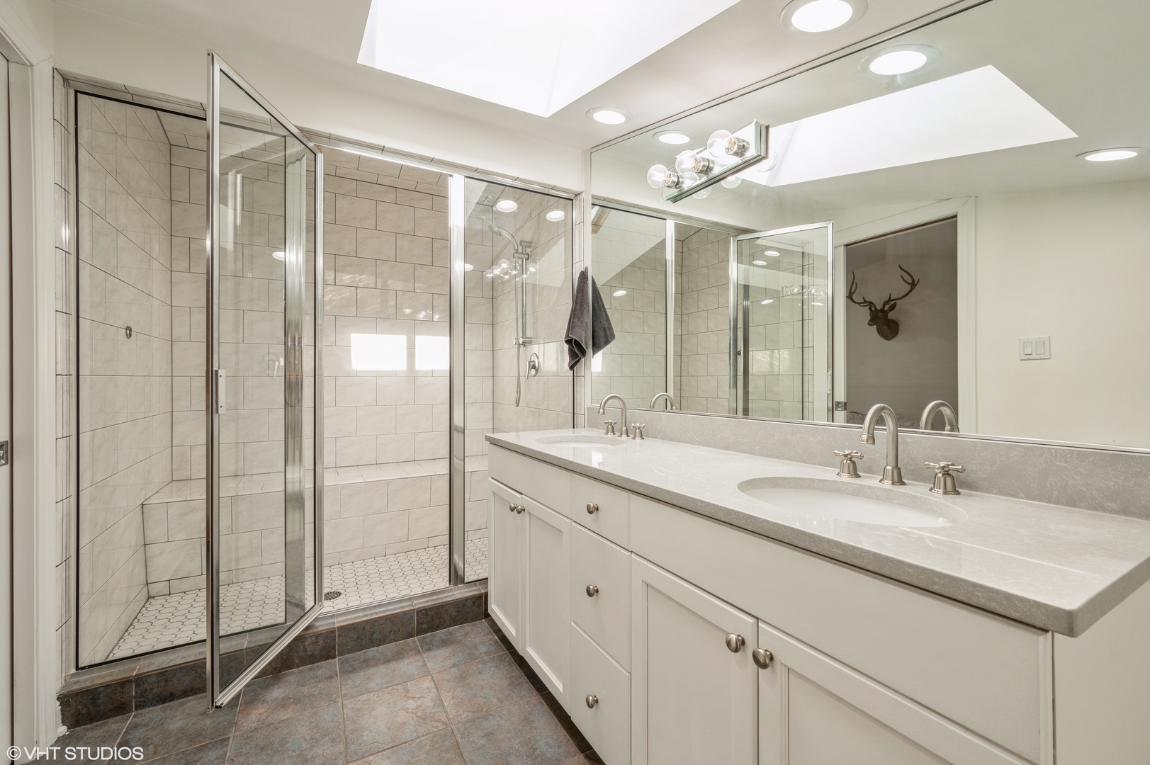 2152 N Racine Avenue Unit: 4