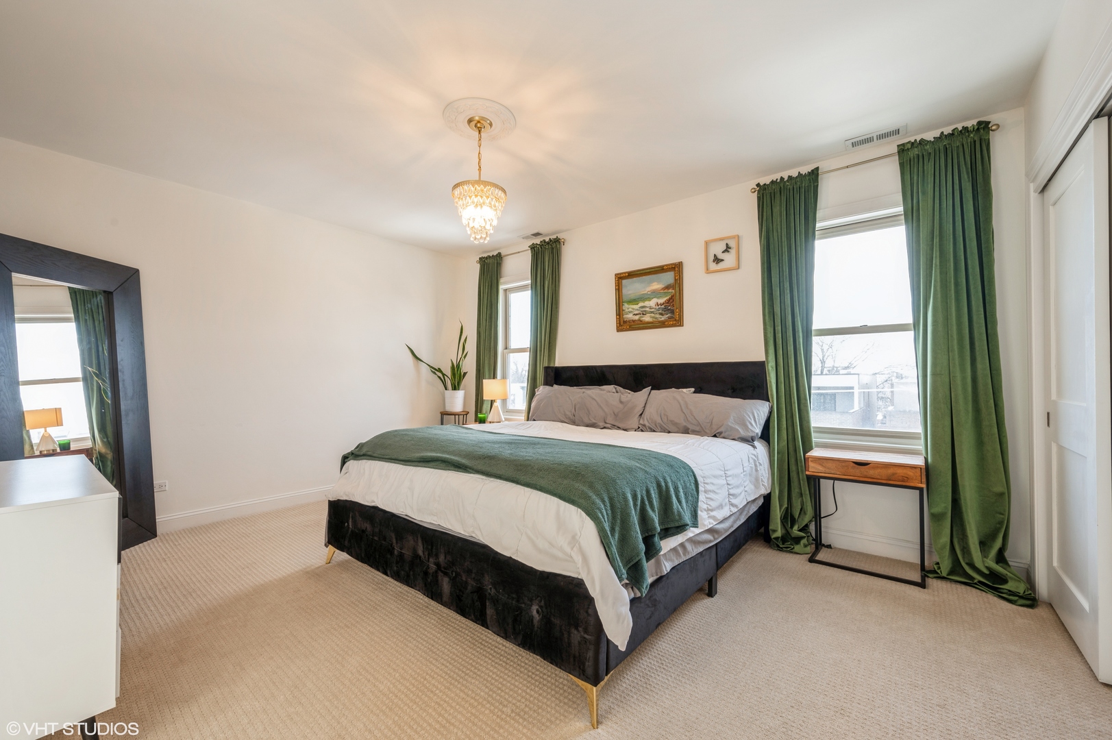 2152 N Racine Avenue Unit: 4