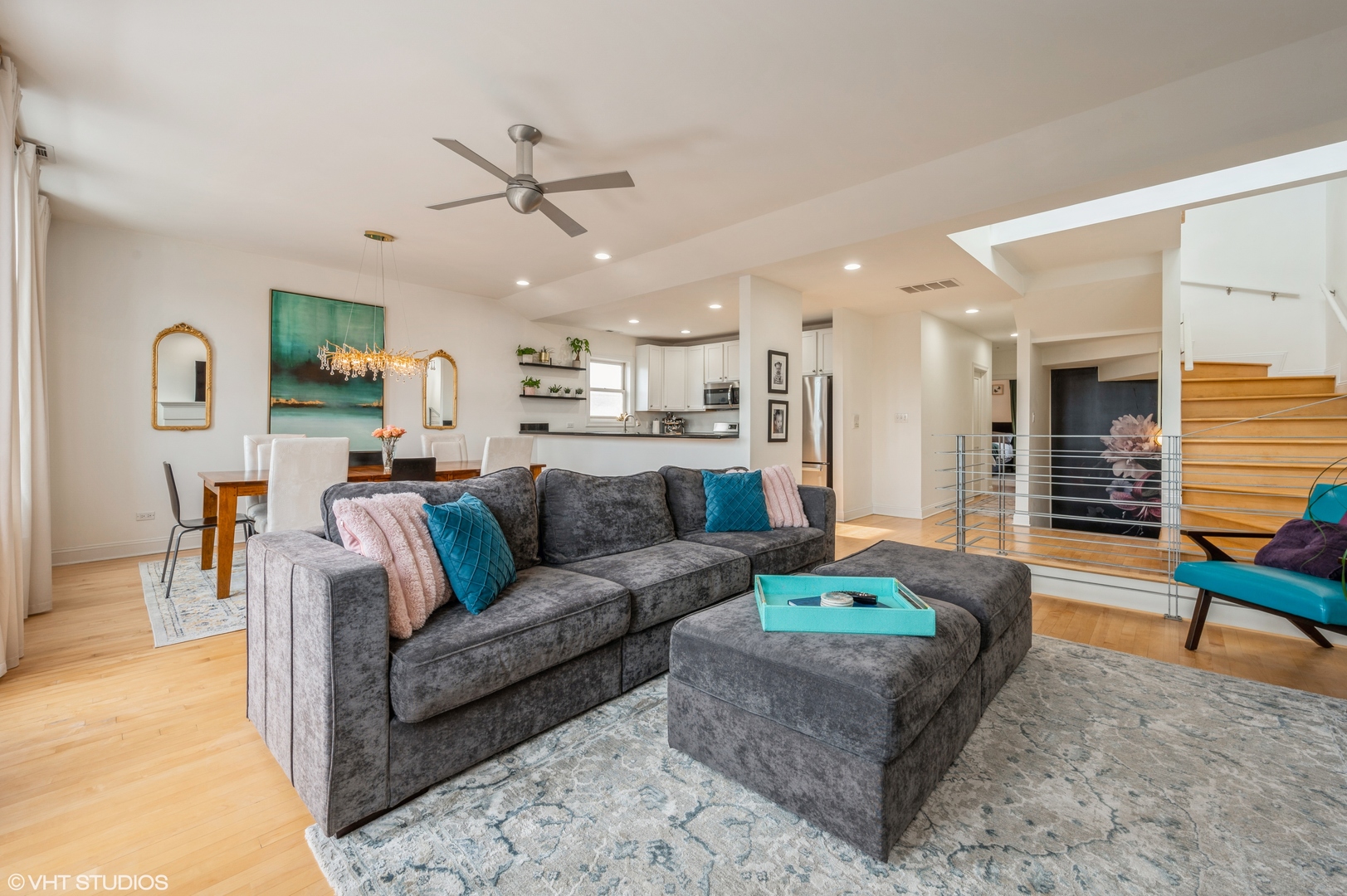 2152 N Racine Avenue Unit: 4