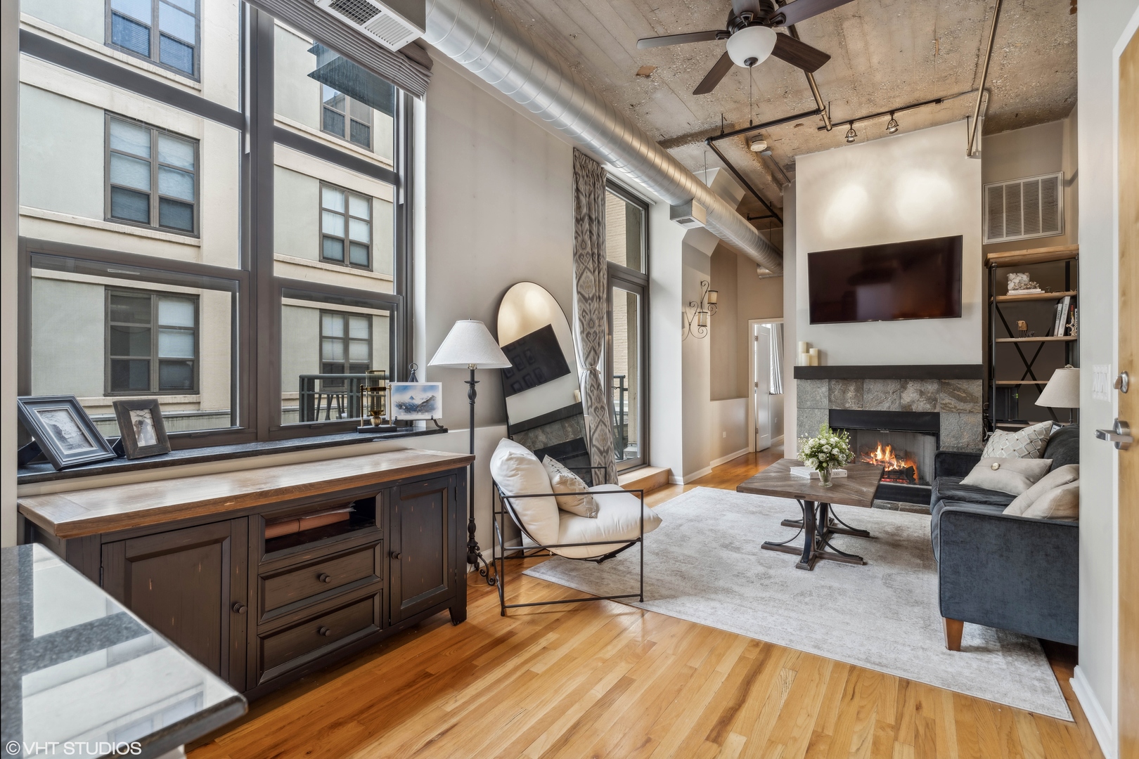 758 N Larrabee Street Unit: 631