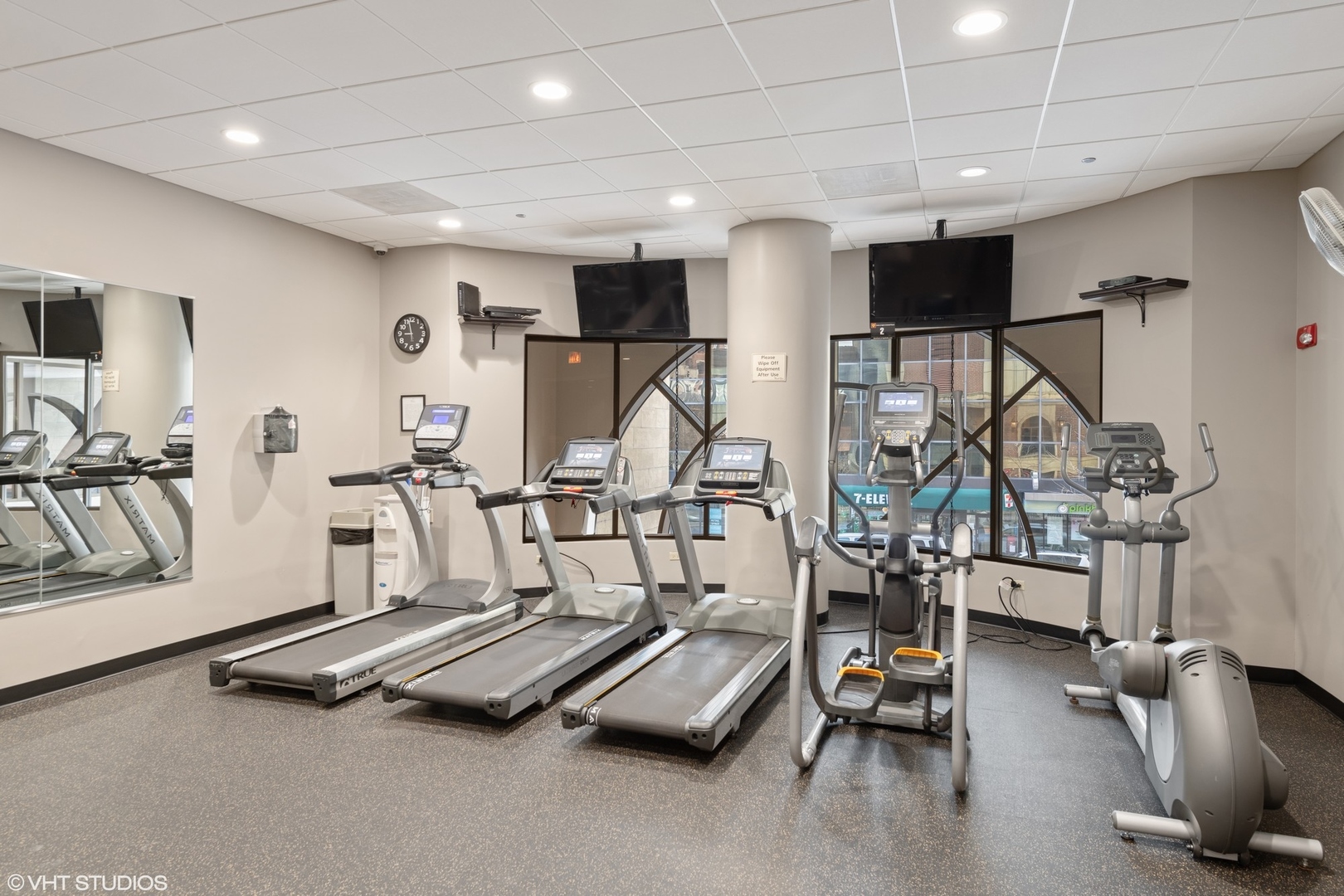 630 N STATE Street Unit: 1309