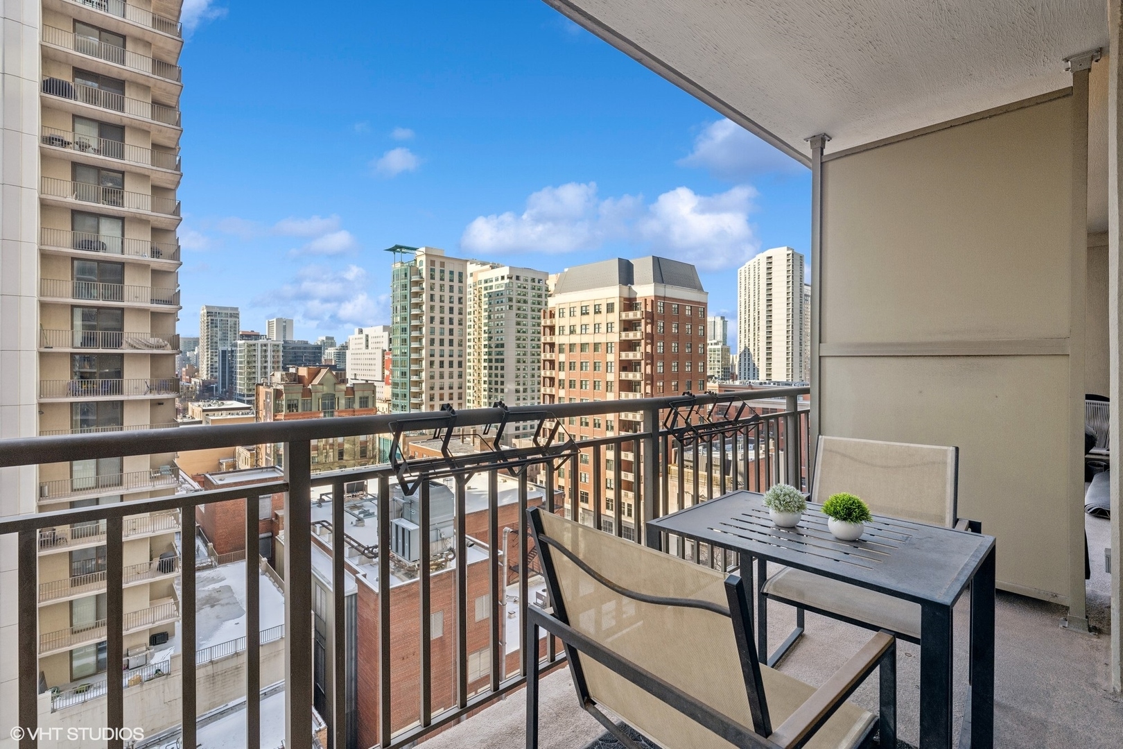 630 N STATE Street Unit: 1309