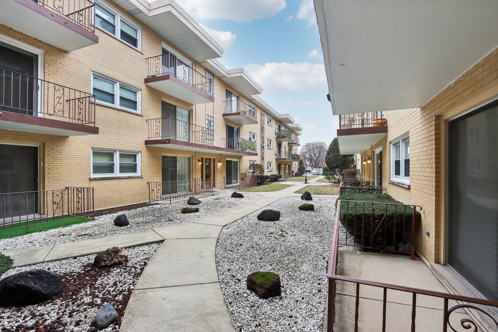 4831 N Central Avenue Unit: 108