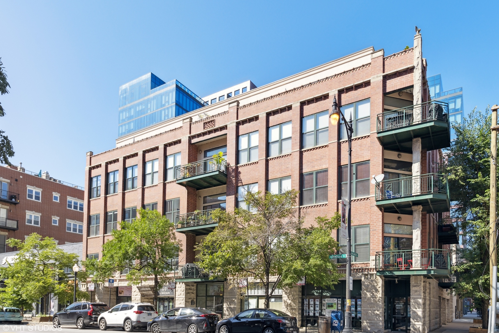 936 W Madison Street Unit: 3E