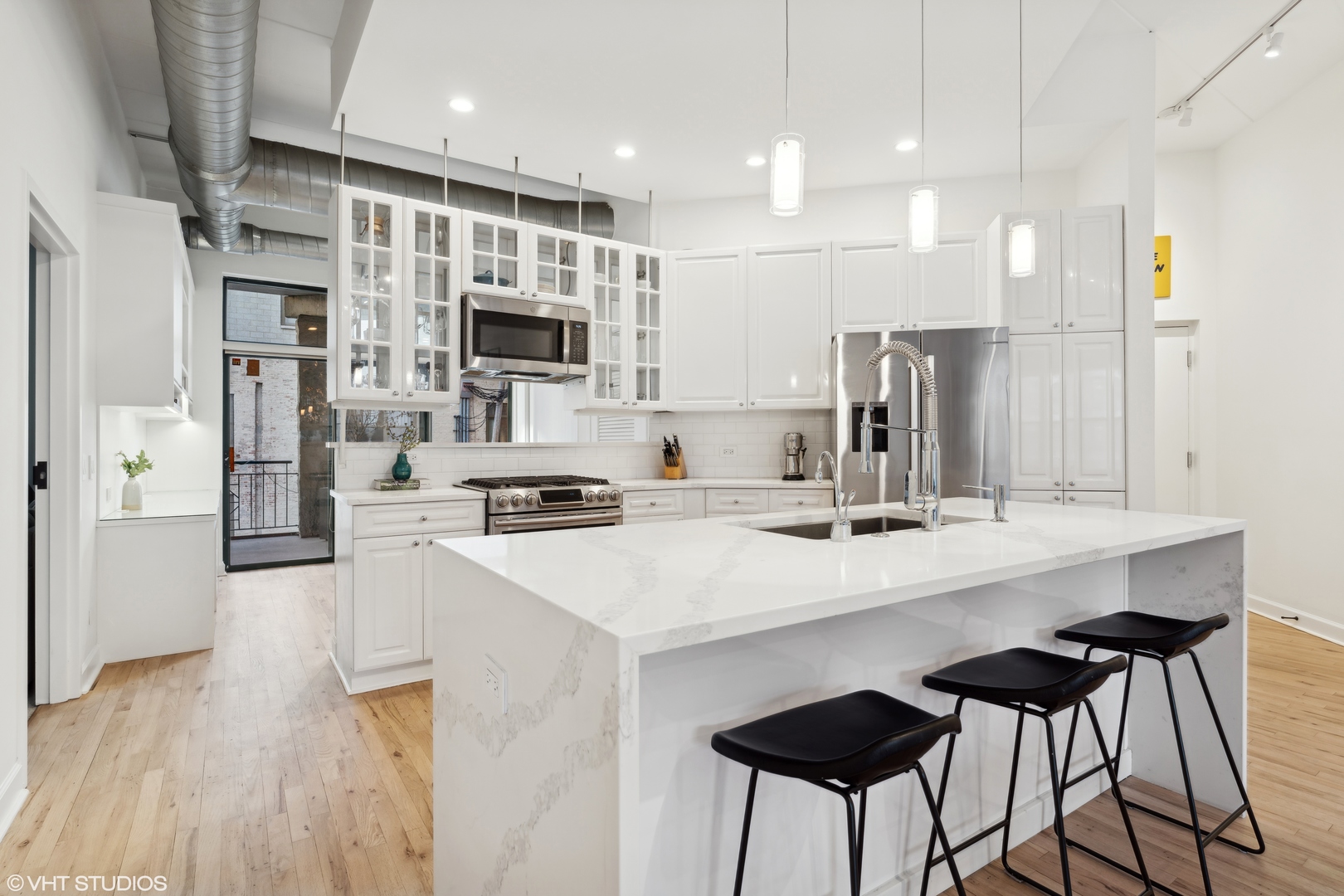 936 W Madison Street Unit: 3E