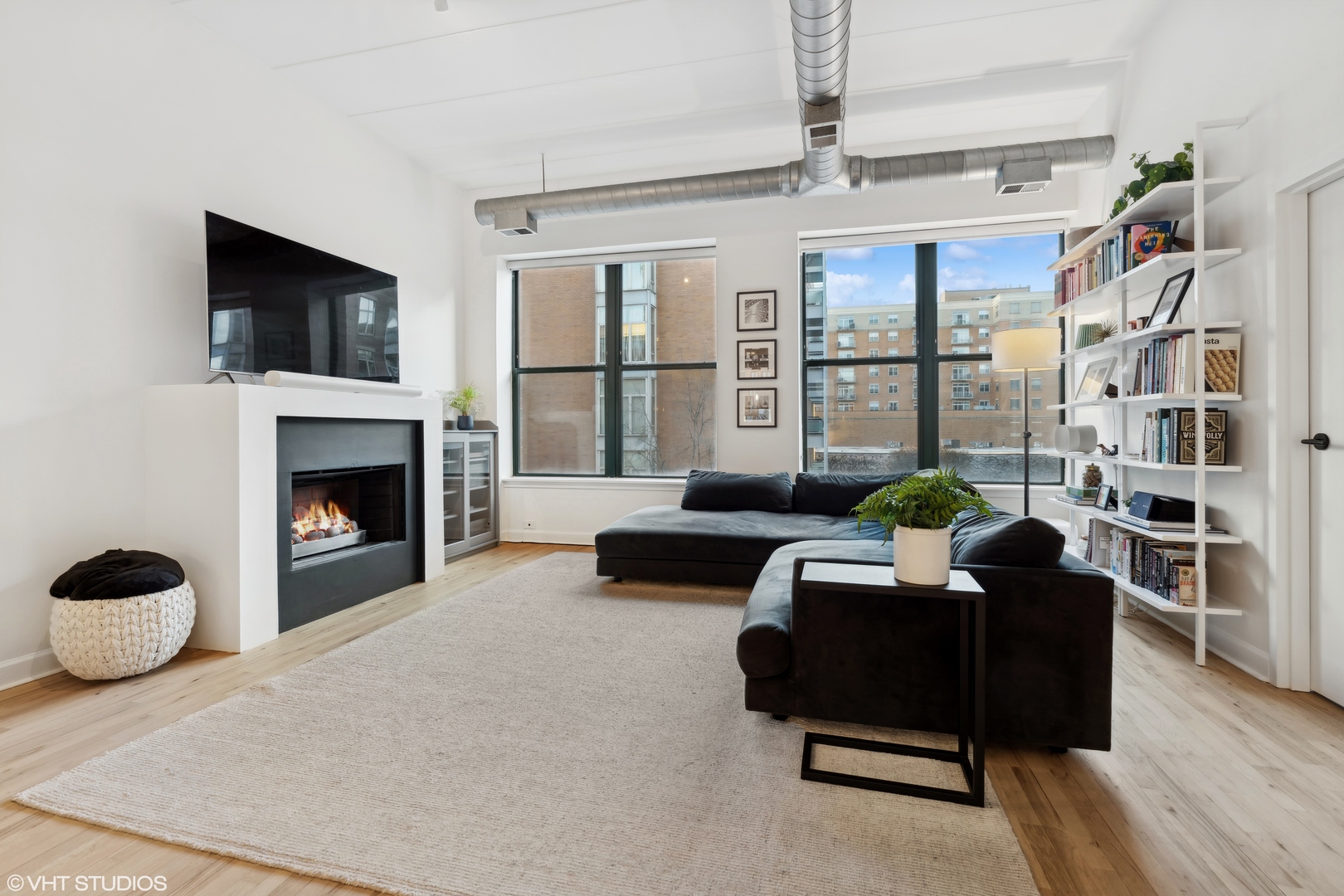 936 W Madison Street Unit: 3E