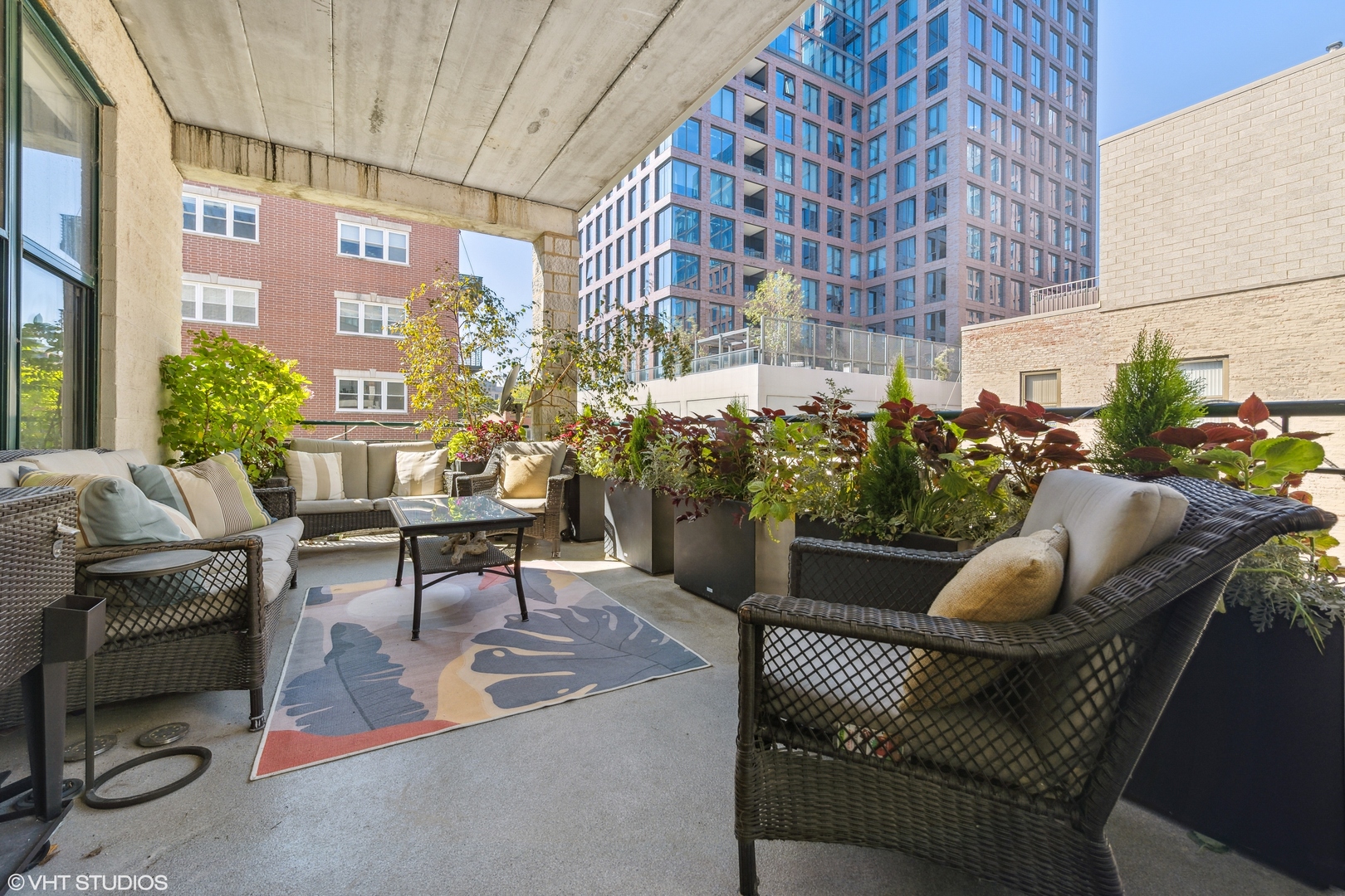 936 W Madison Street Unit: 3E