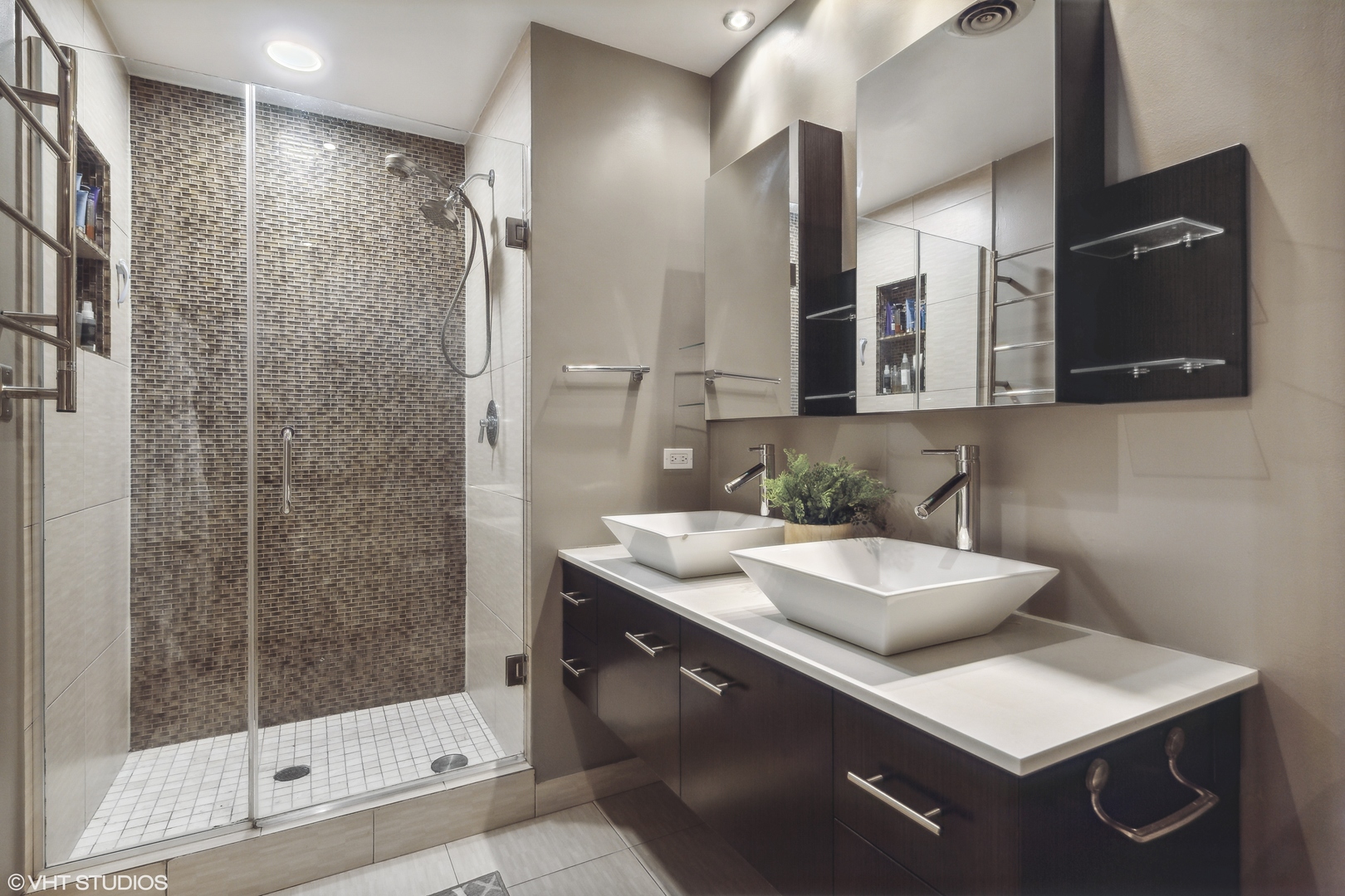 936 W Madison Street Unit: 3E