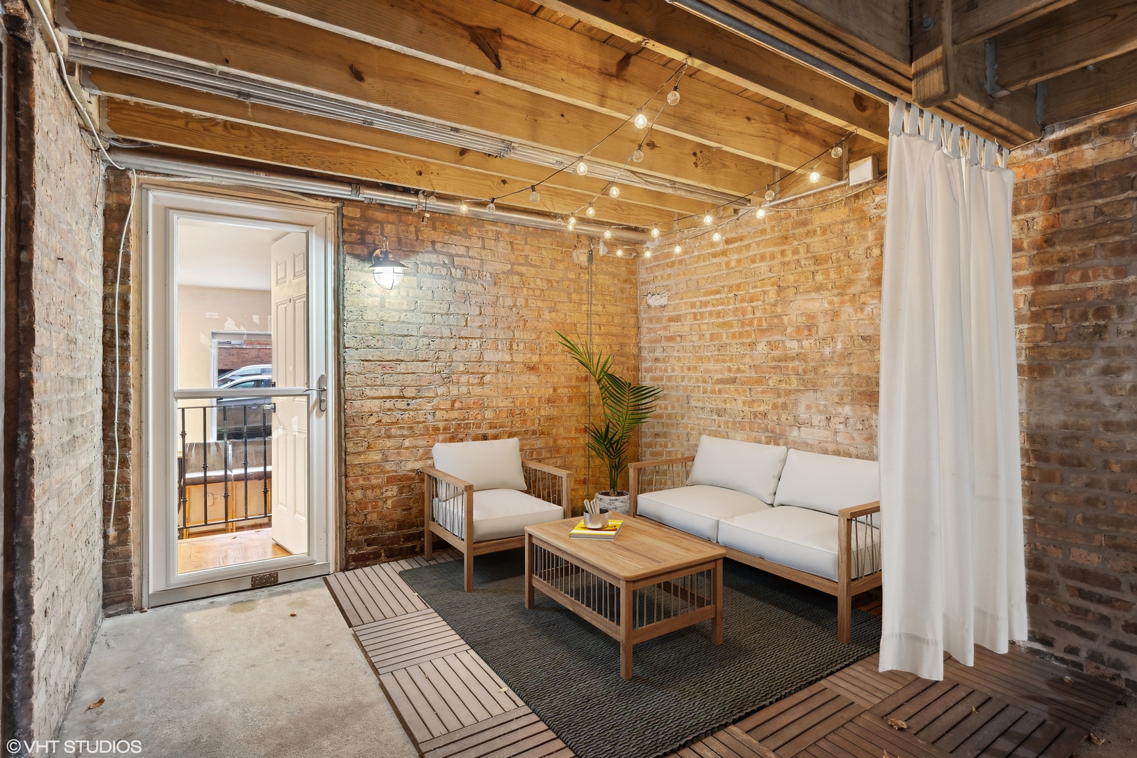 1524 W Addison Street Unit: G