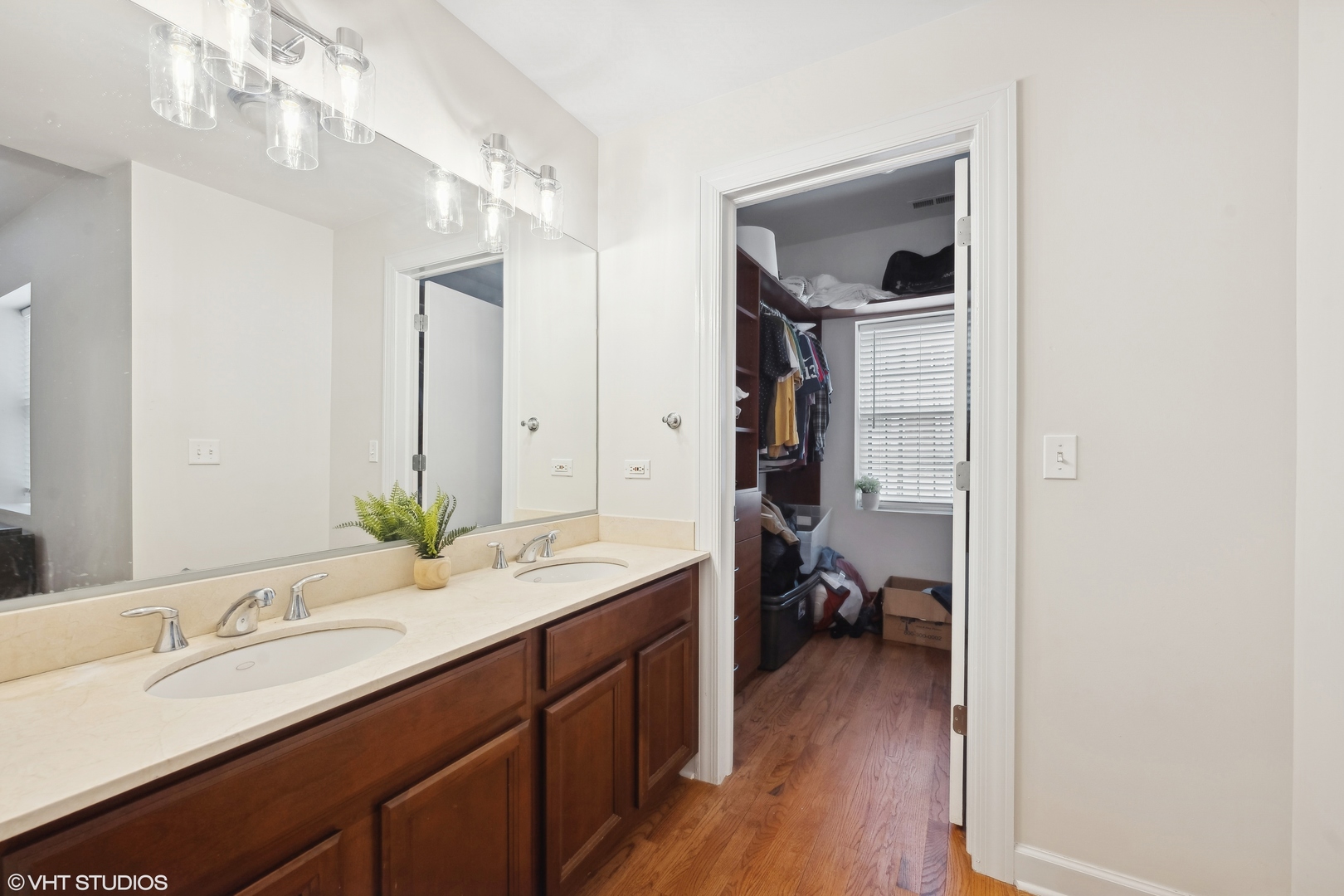 1524 W Addison Street Unit: G