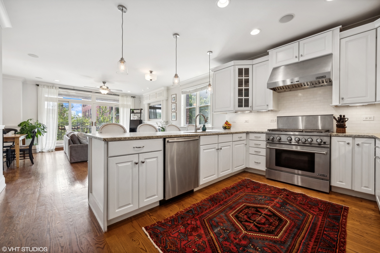 2848 N Sheffield Avenue Unit: 3S
