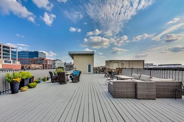 1118 W Fulton Street Unit: 306