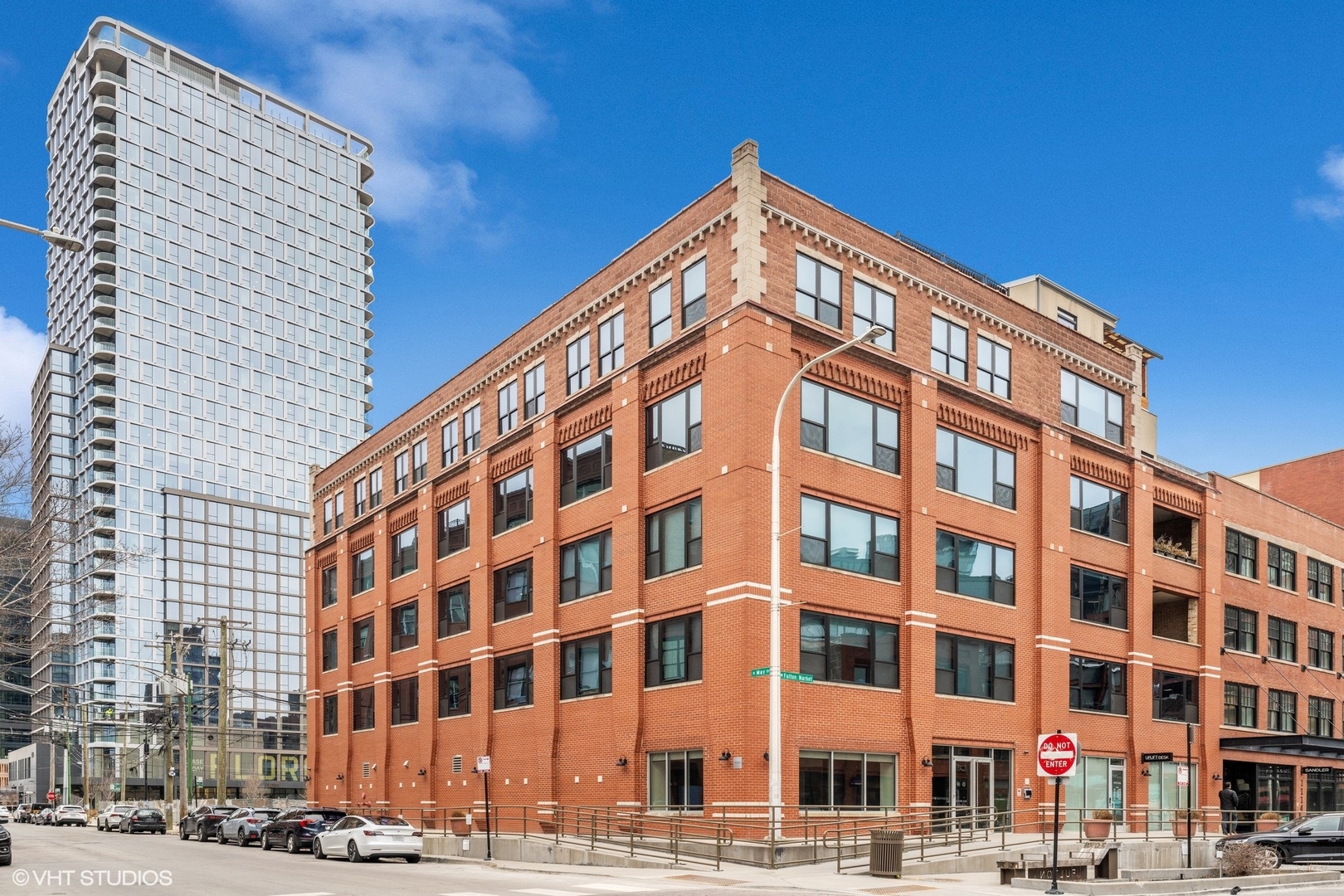 1118 W Fulton Street Unit: 306
