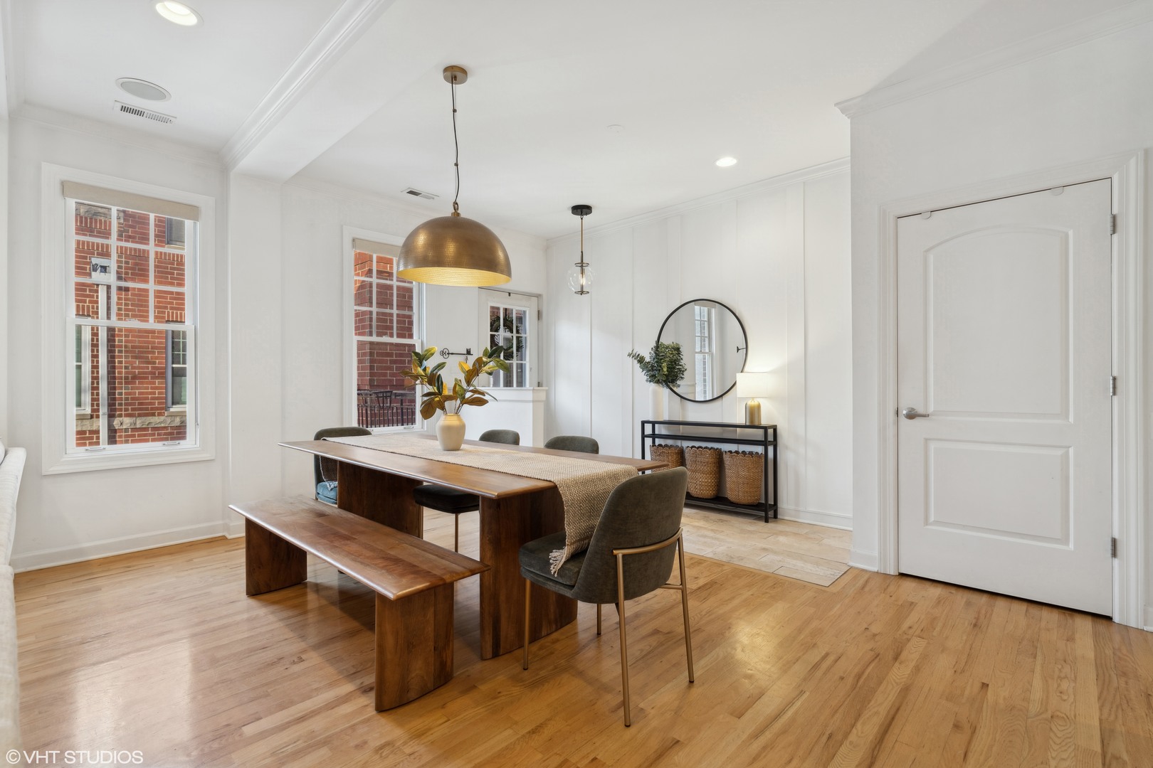 3951 N HERMITAGE Avenue Unit: B
