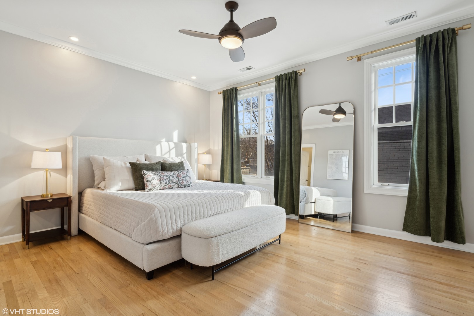 3951 N HERMITAGE Avenue Unit: B