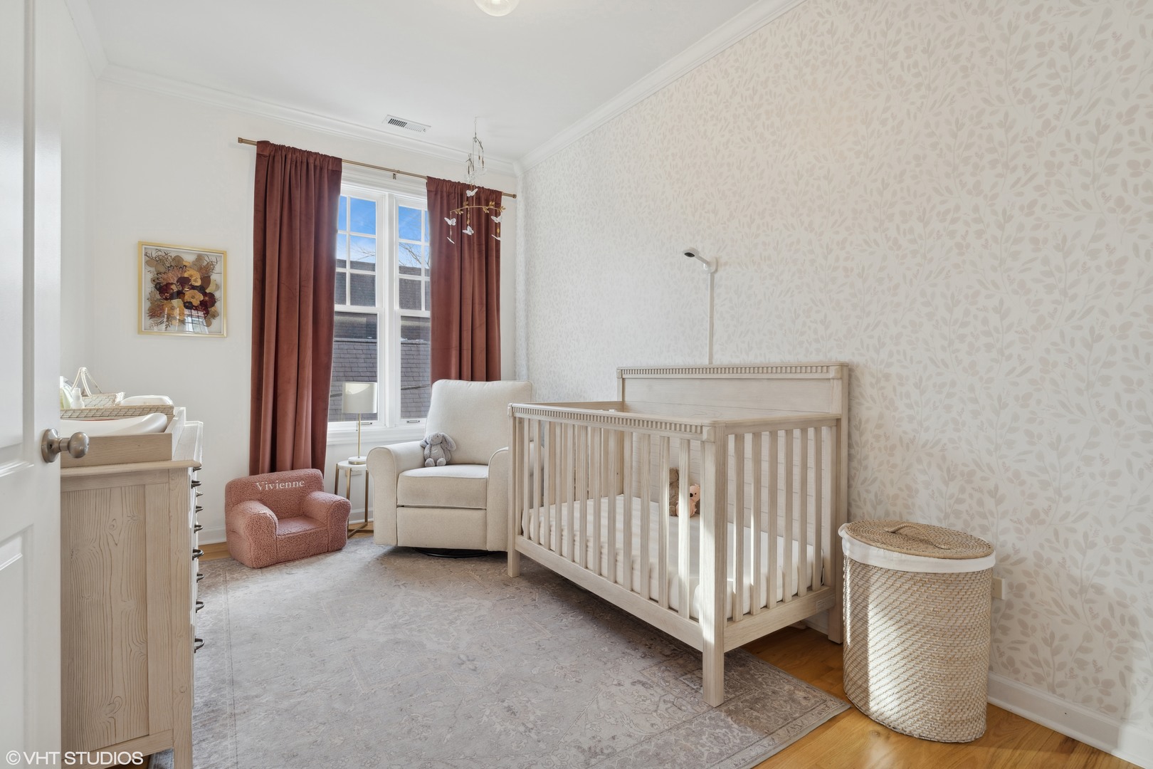3951 N HERMITAGE Avenue Unit: B