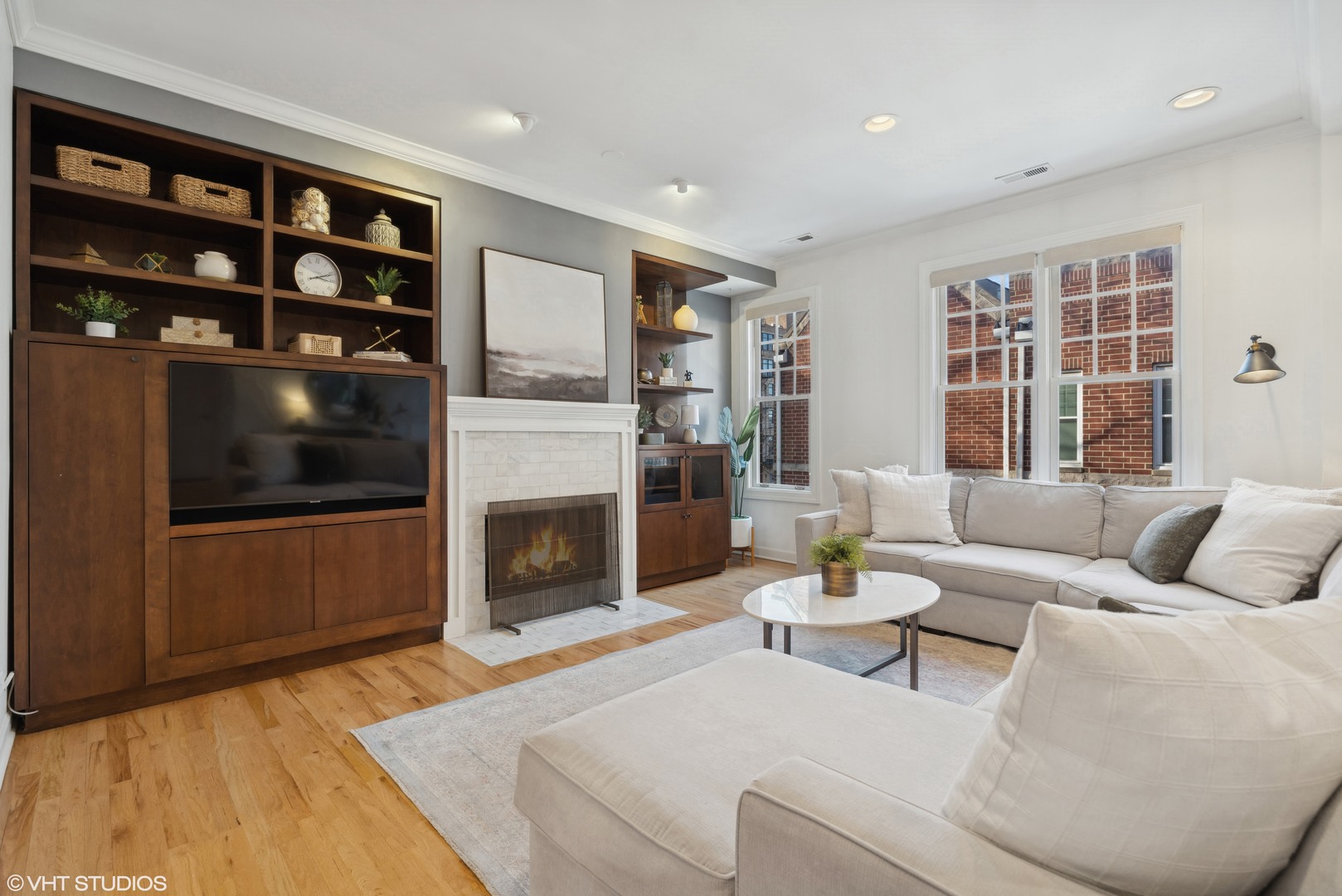 3951 N HERMITAGE Avenue Unit: B