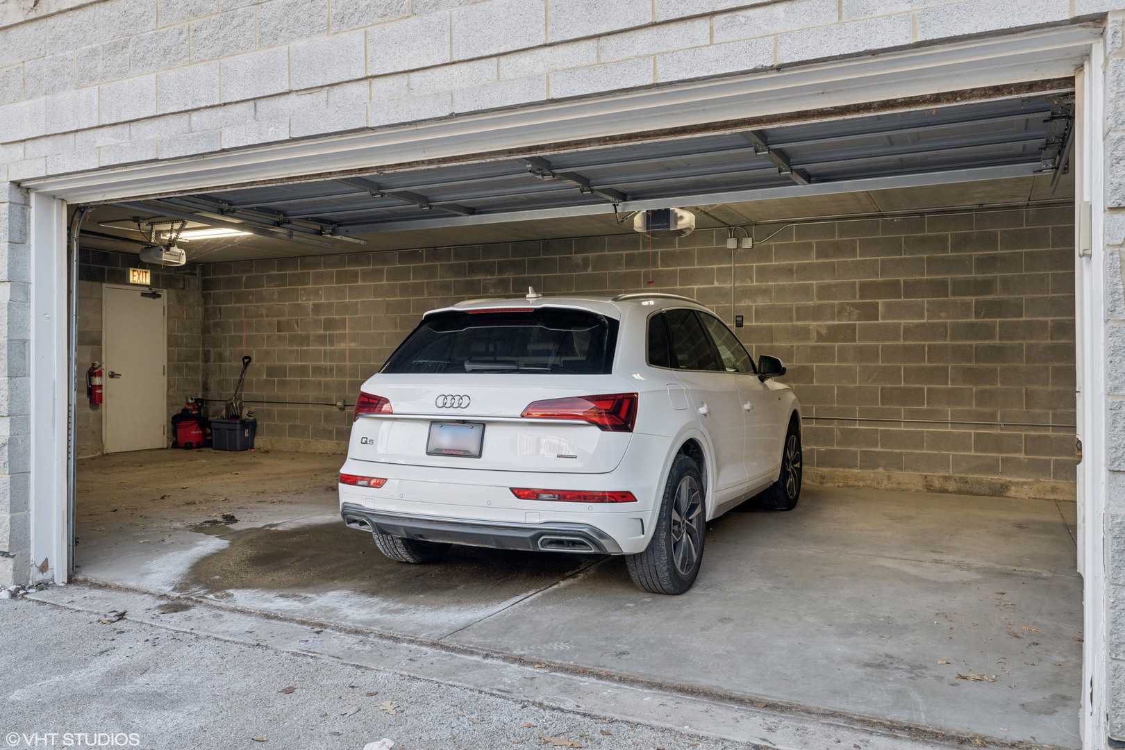 3951 N HERMITAGE Avenue Unit: B